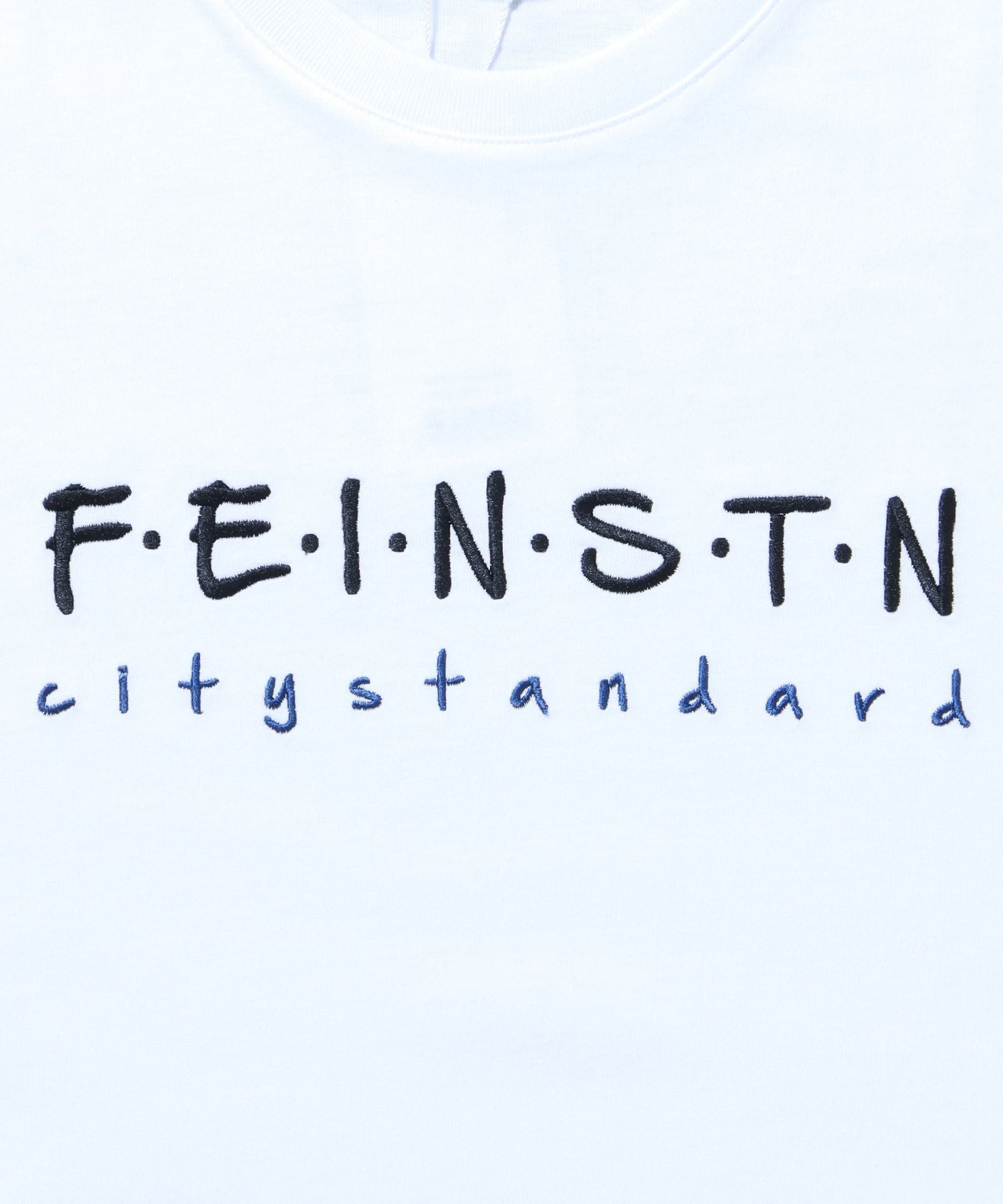 手書き刺繍ロゴショート丈Tシャツ/ Tシャツ クルーネック 半袖 刺繍 【短丈】 ホワイト