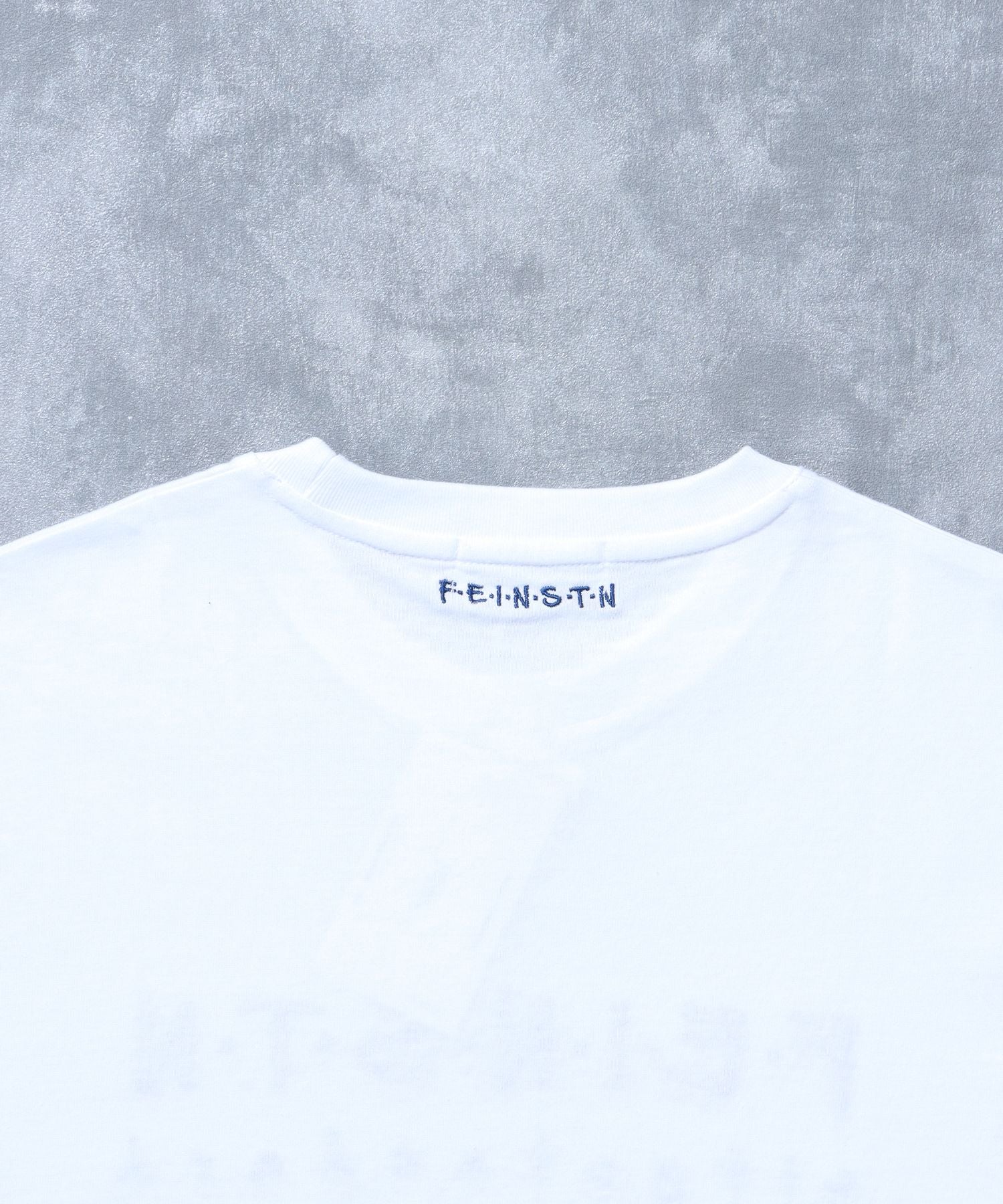 手書き刺繍ロゴショート丈Tシャツ/ Tシャツ クルーネック 半袖 刺繍 【短丈】 ホワイト