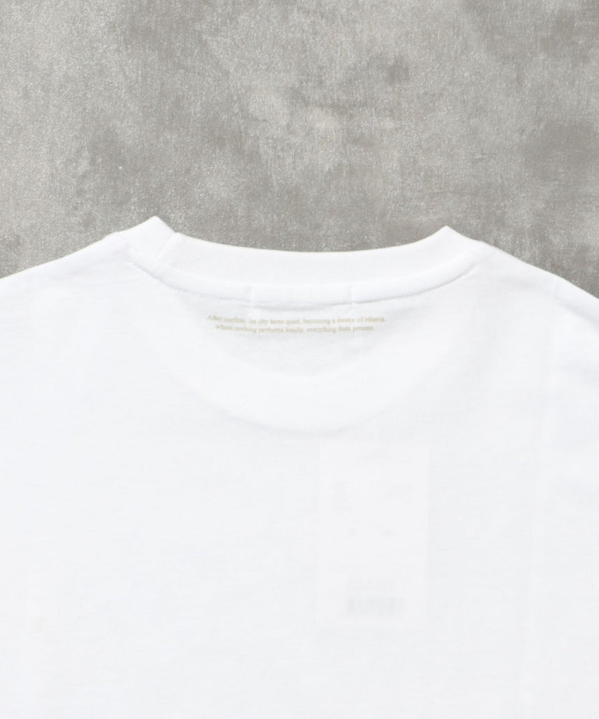 シンプルプリントロゴショート丈Tシャツ/ Tシャツ クルーネック 半袖 プリント スタッズ ワンポイント【短丈】 ホワイト