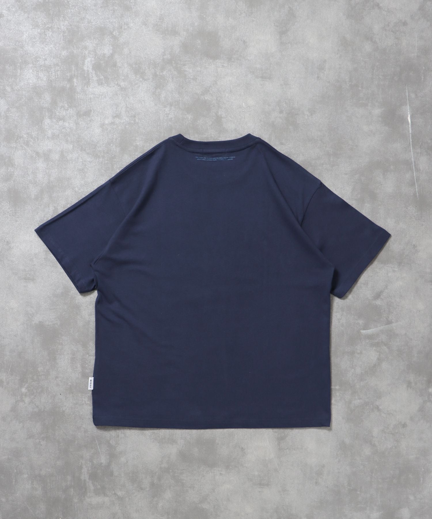 シンプルプリントロゴショート丈Tシャツ/ Tシャツ クルーネック 半袖 プリント スタッズ ワンポイント【短丈】 ネイビー