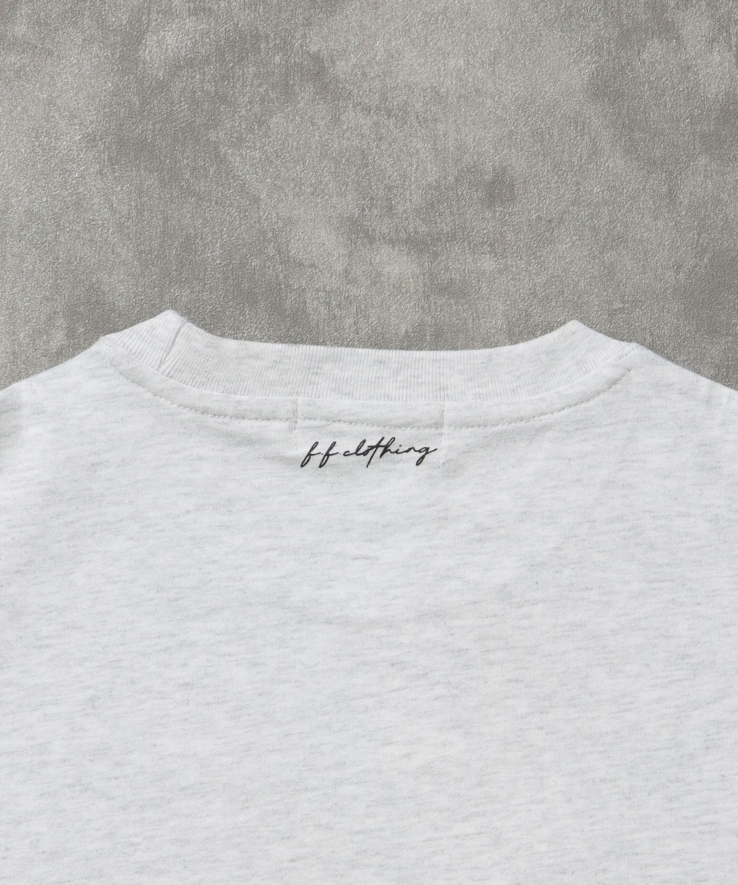 モノトーンフォトプリントショート丈Tシャツ / Tシャツ クルーネック 半袖 プリント フォト 【短丈】 アッシュグレー