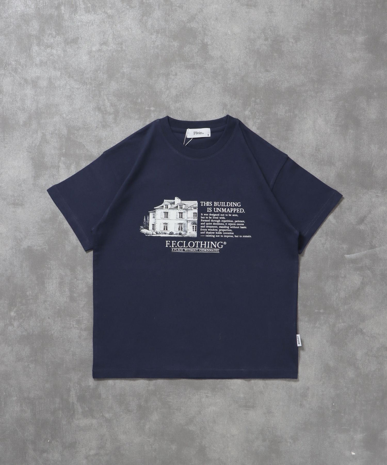 【FFEIN(フェイン)】メッセージロゴショート丈Tシャツ / Tシャツ クルーネック 半袖 刺繍 花柄 【短丈】 ネイビー