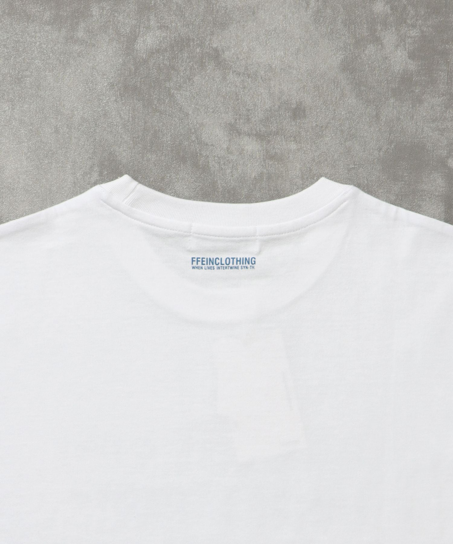 ぼかしメッセージロゴショート丈Tシャツ / Tシャツ クルーネック 半袖 プリント ぼかし 【短丈】 ホワイト