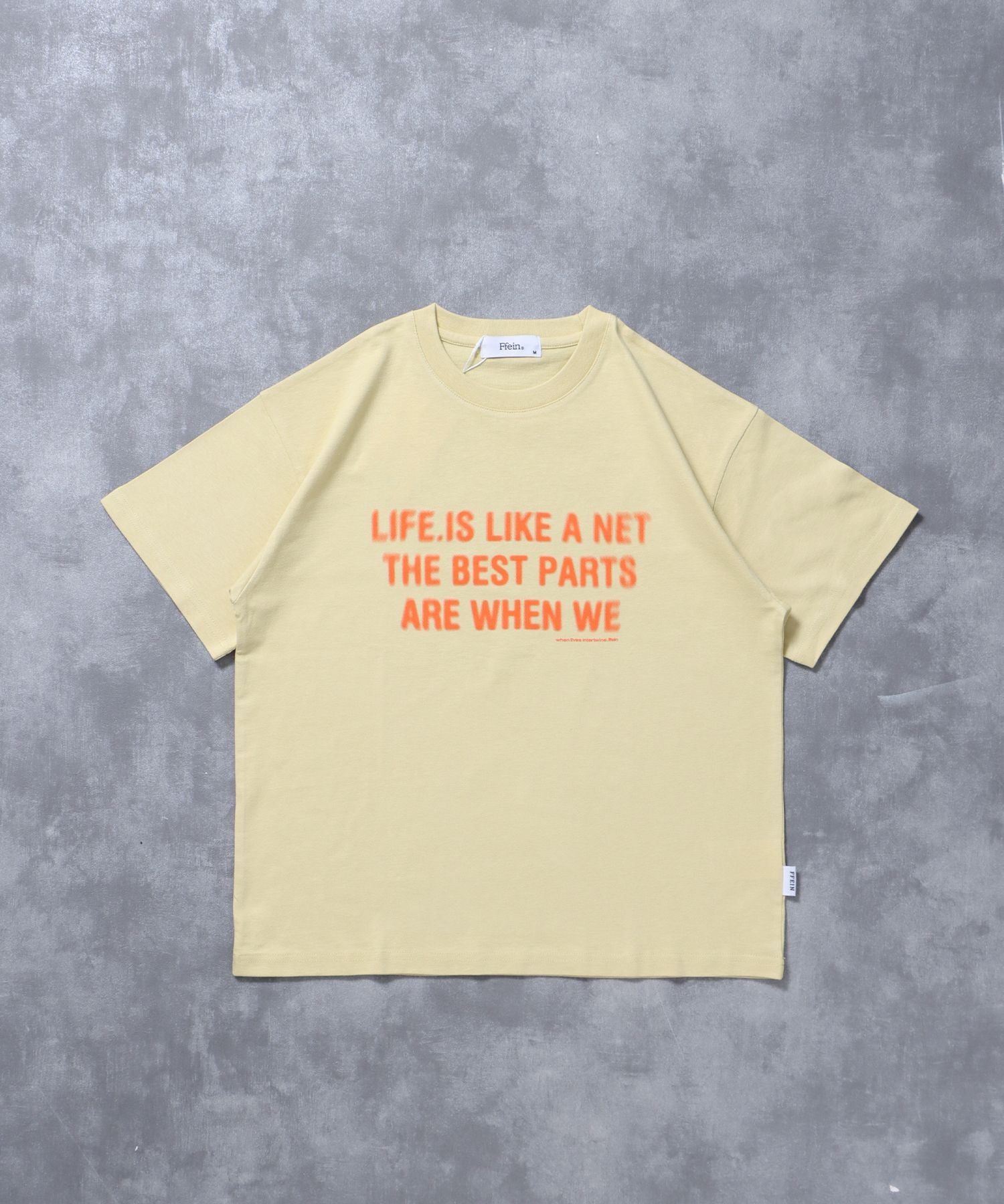 【FFEIN(フェイン)】ぼかしメッセージロゴショート丈Tシャツ / Tシャツ クルーネック 半袖 プリント ぼかし 【短丈】 レモンイエロー