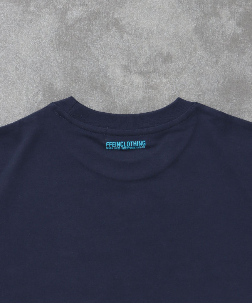 ぼかしメッセージロゴショート丈Tシャツ / Tシャツ クルーネック 半袖 プリント ぼかし 【短丈】 ネイビー