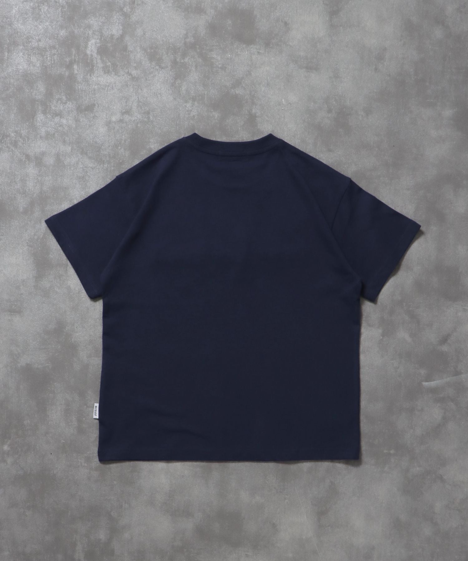 センターロゴ3D刺繍ショート丈Tシャツ / Tシャツ クルーネック 半袖 刺繍 シンプル 【短丈】 ネイビー