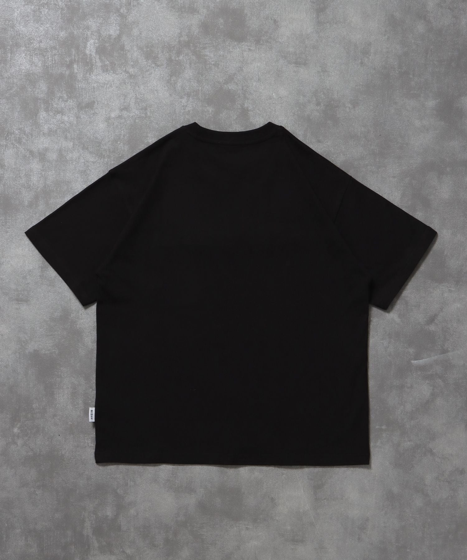 センターロゴ3D刺繍ショート丈Tシャツ / Tシャツ クルーネック 半袖 刺繍 シンプル 【短丈】 ブラック