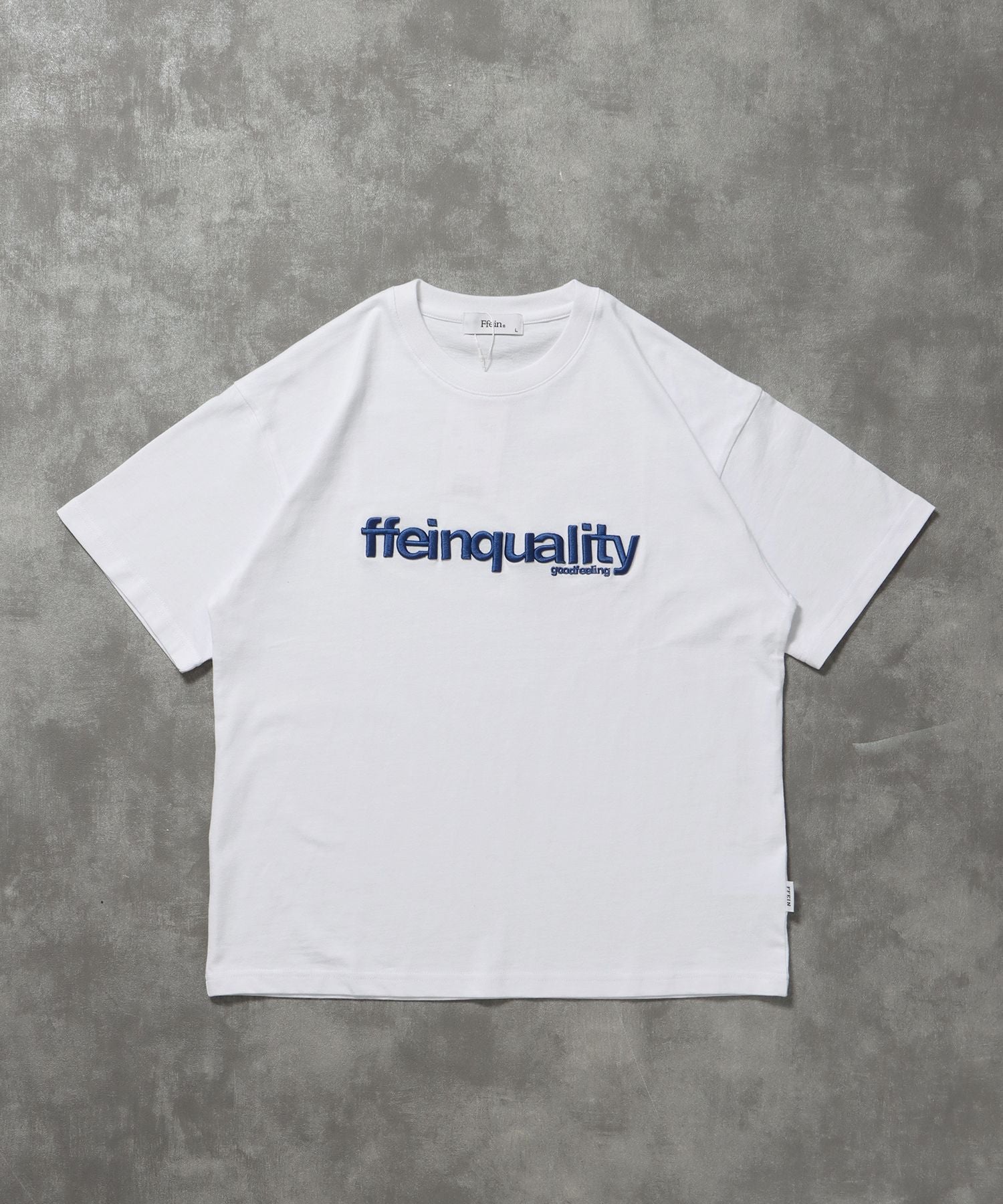 【FFEIN(フェイン)】センターデカロゴ3D刺繍ショート丈Tシャツ/ Tシャツ クルーネック 半袖 刺繍 【短丈】 ホワイト
