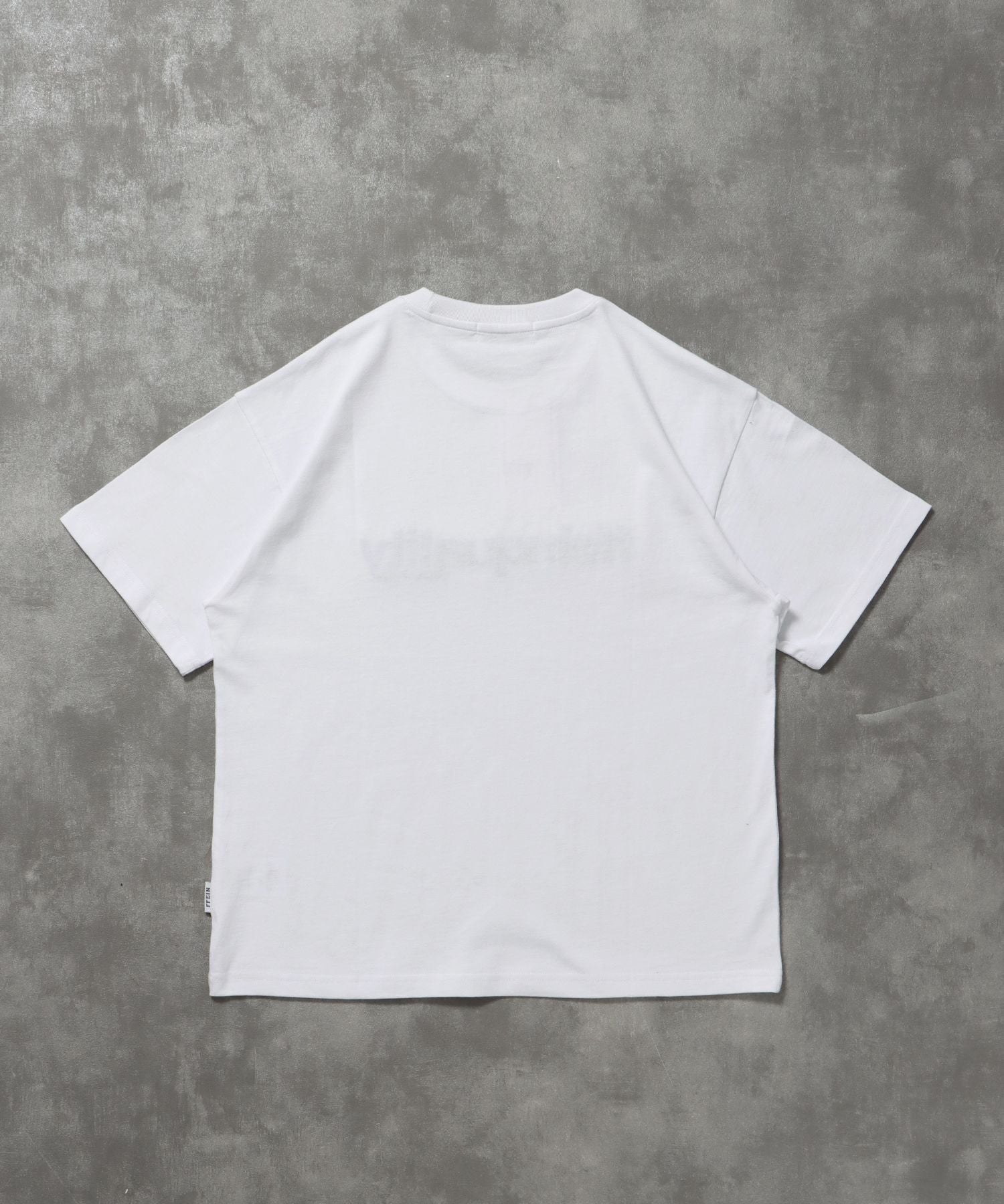 センターデカロゴ3D刺繍ショート丈Tシャツ/ Tシャツ クルーネック 半袖 刺繍 【短丈】 ホワイト