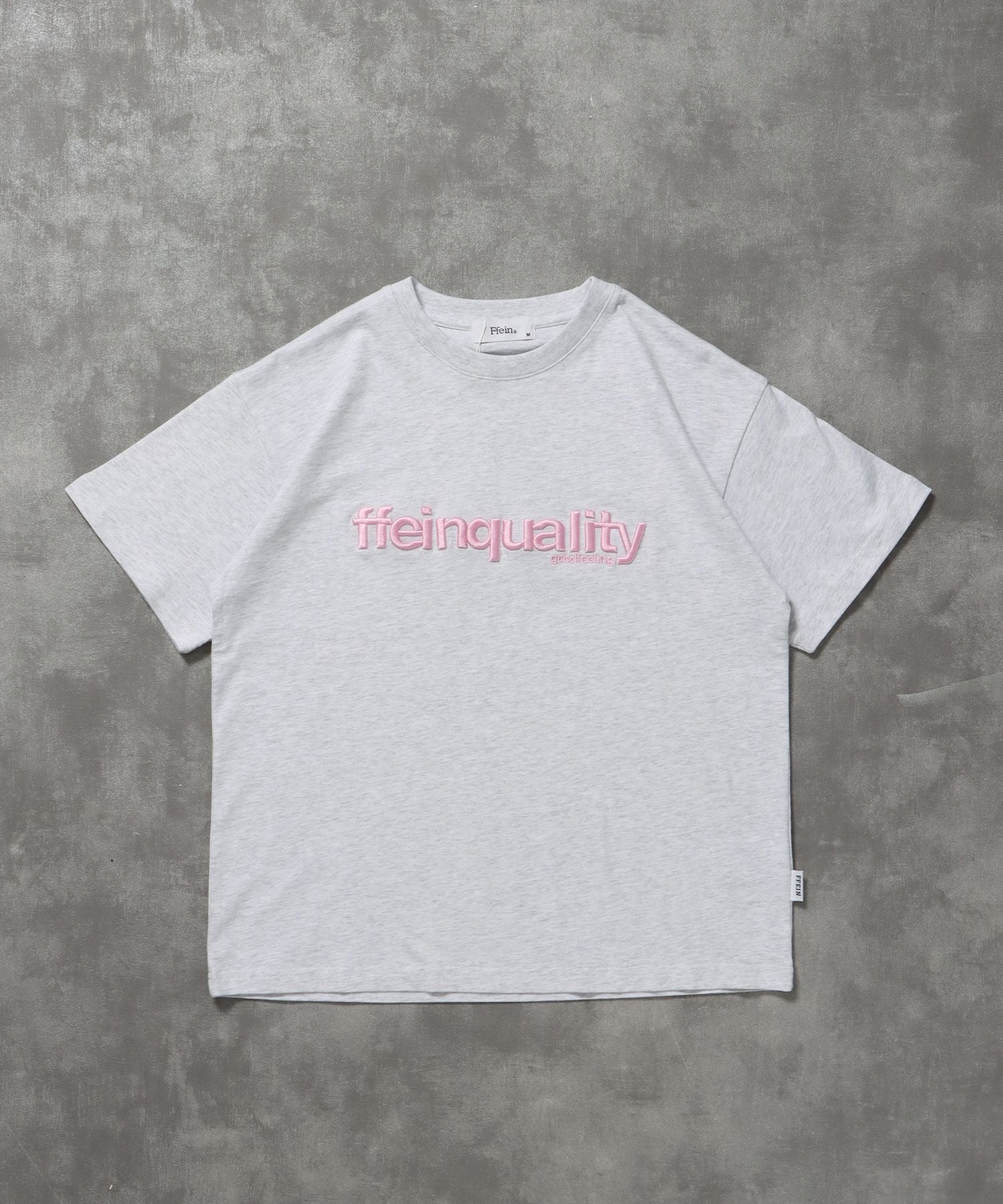 【FFEIN(フェイン)】センターデカロゴ3D刺繍ショート丈Tシャツ/ Tシャツ クルーネック 半袖 刺繍 【短丈】 アッシュグレー