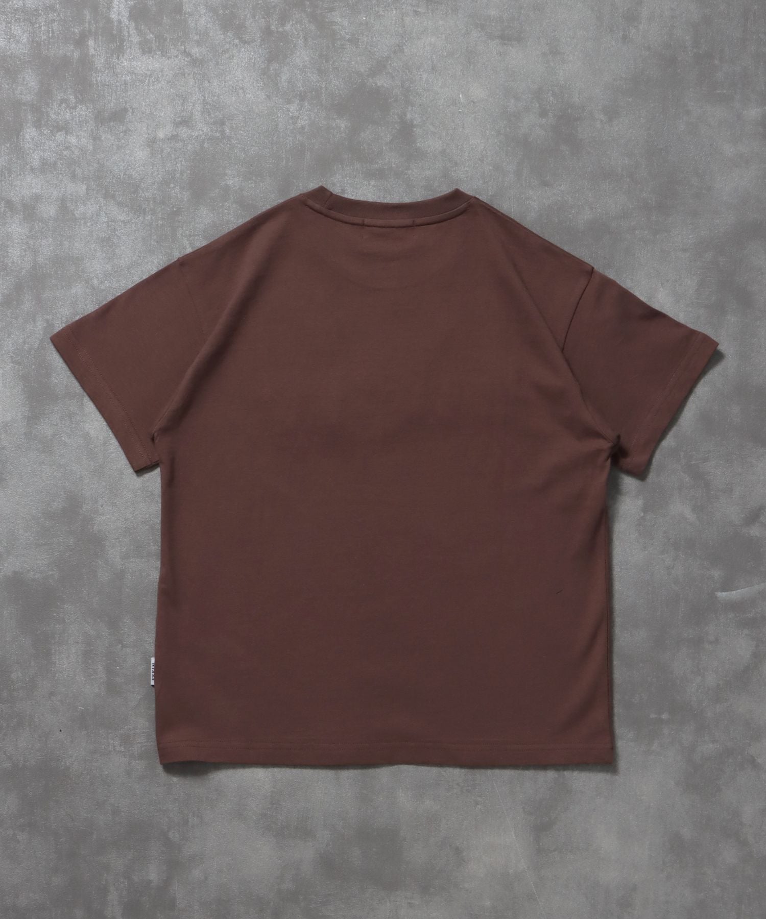 センターデカロゴ3D刺繍ショート丈Tシャツ/ Tシャツ クルーネック 半袖 刺繍 【短丈】 モカ