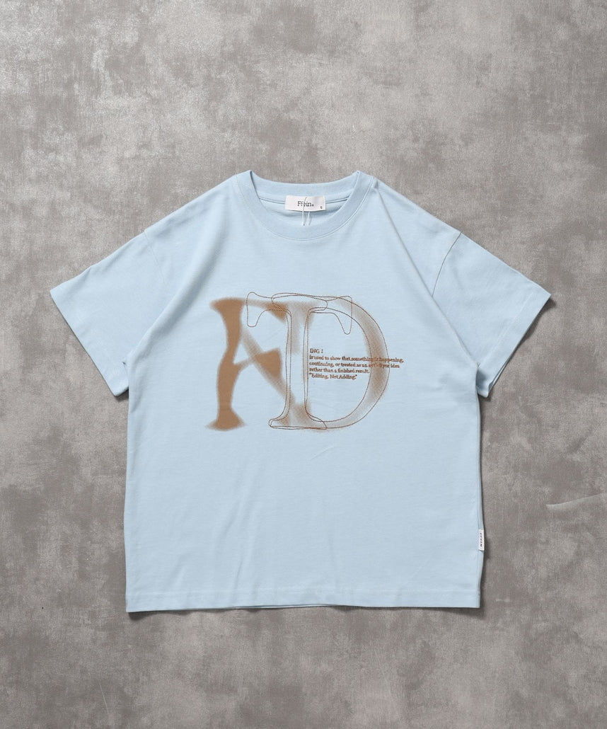 【FFEIN(フェイン)】ぼかしロゴショート丈Tシャツ / Tシャツ クルーネック 半袖 刺繍 プリント 【短丈】 ライトブルー