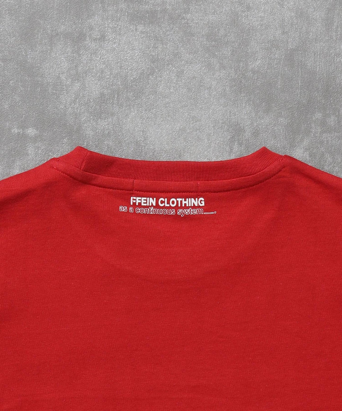 線画グラフィックロゴショート丈Tシャツ / Tシャツ クルーネック 半袖 プリント 【短丈】 レッド