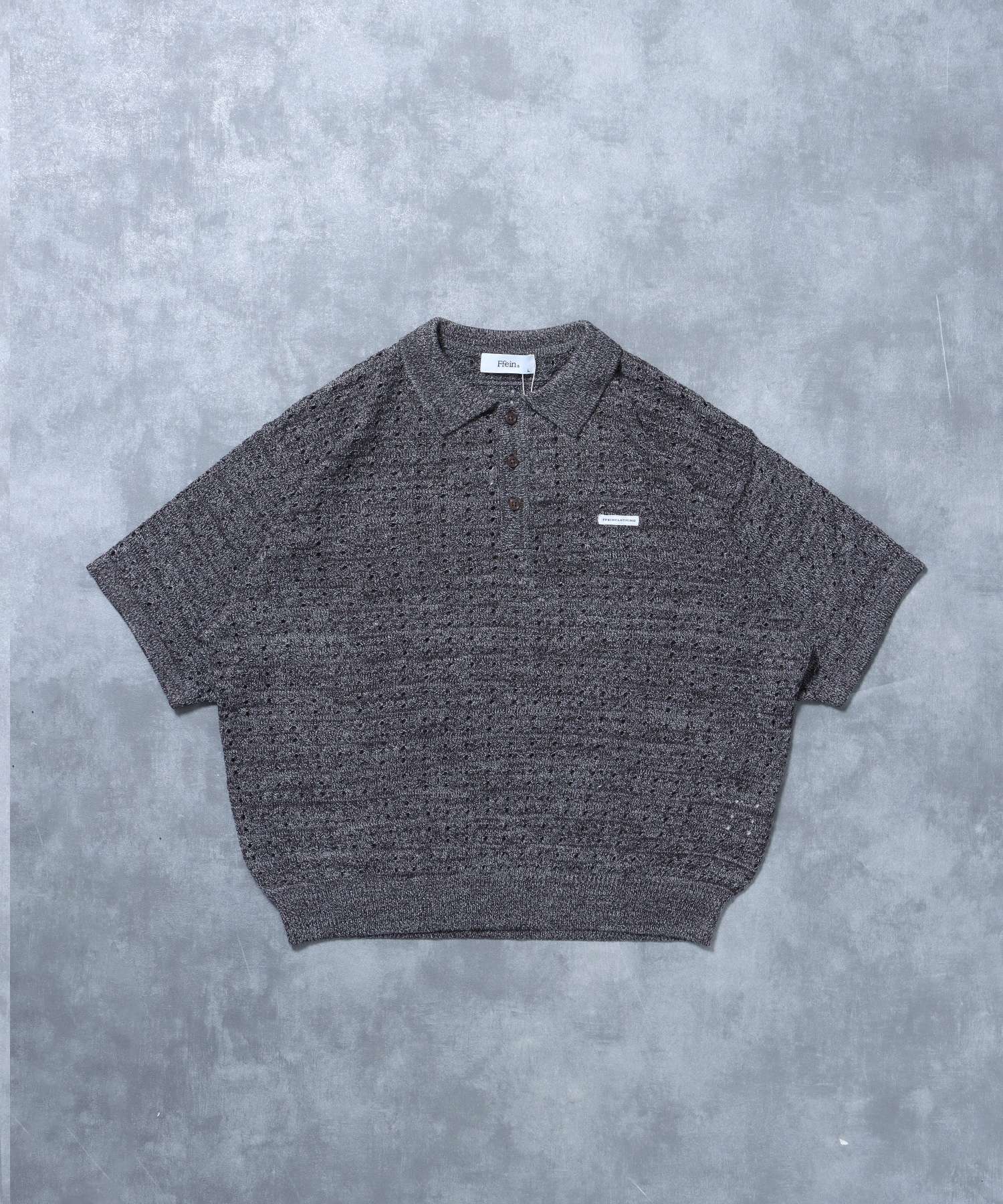 【FFEIN(フェイン)】メランジワンポイントニットポロメッシュニット刺繍ポロシャツ / ポロシャツ メッシュ レギュラーカラー 半袖 ブラウン