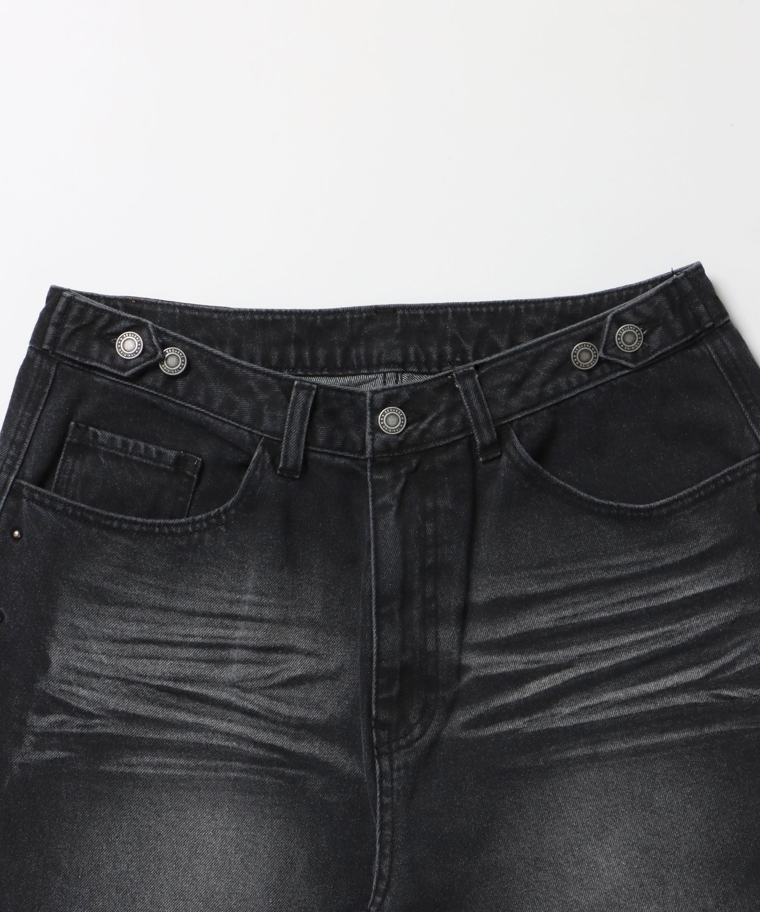 ※WEB限定 / スタッズデニムショートパンツ / sqnz washed denim shorts ブラック