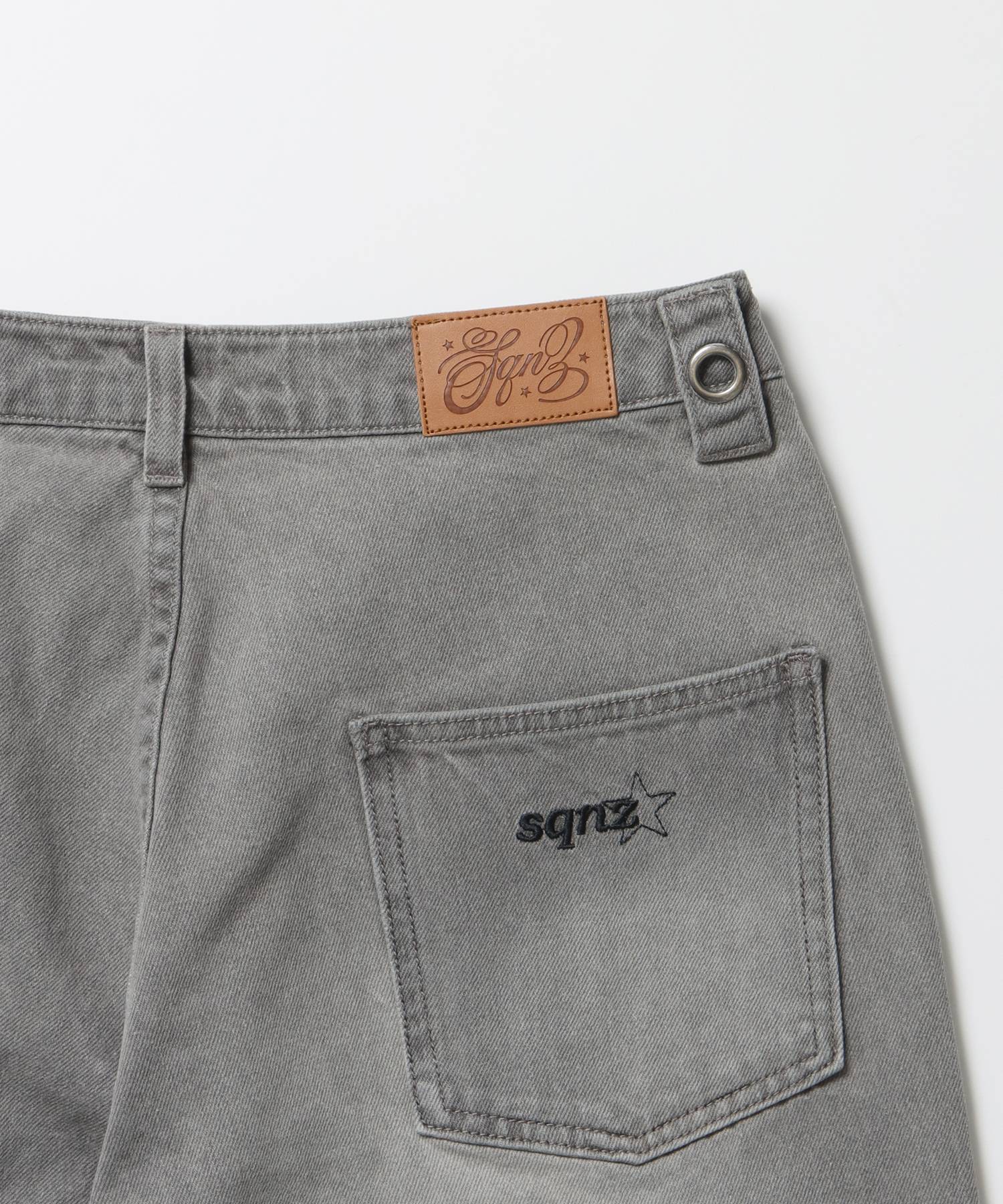※WEB限定 / スタッズデニムショートパンツ / sqnz washed denim shorts グレー