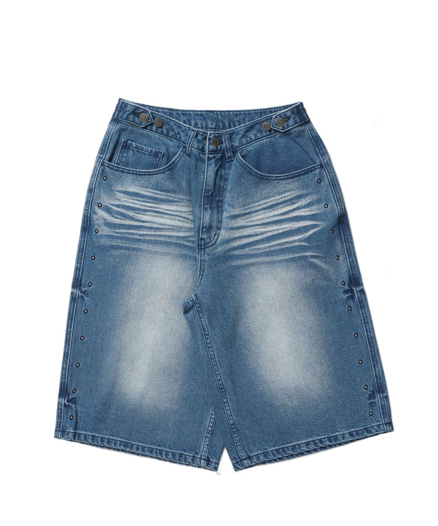 【sqnz(エスキュンズ)】sqnz washed denim shorts / パンツ デニム ショーツ 刺繍 ワンポイント 加工 スタッズ ライトブルー