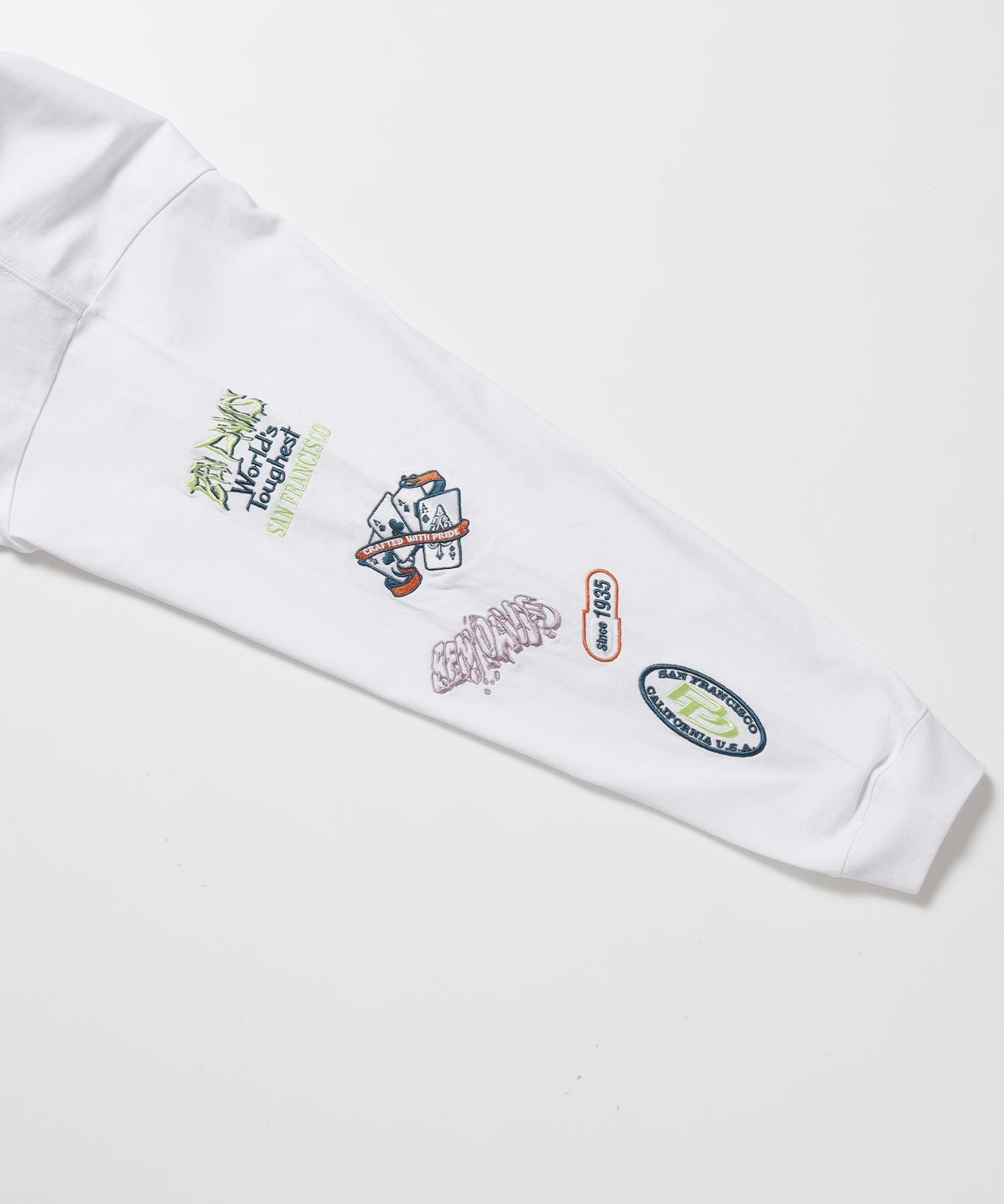 SLEEVE EMB WIDE L/S TEE / ロンT クルーネック 刺繍 長袖 ユニセックス レギュラーシルエット ホワイト