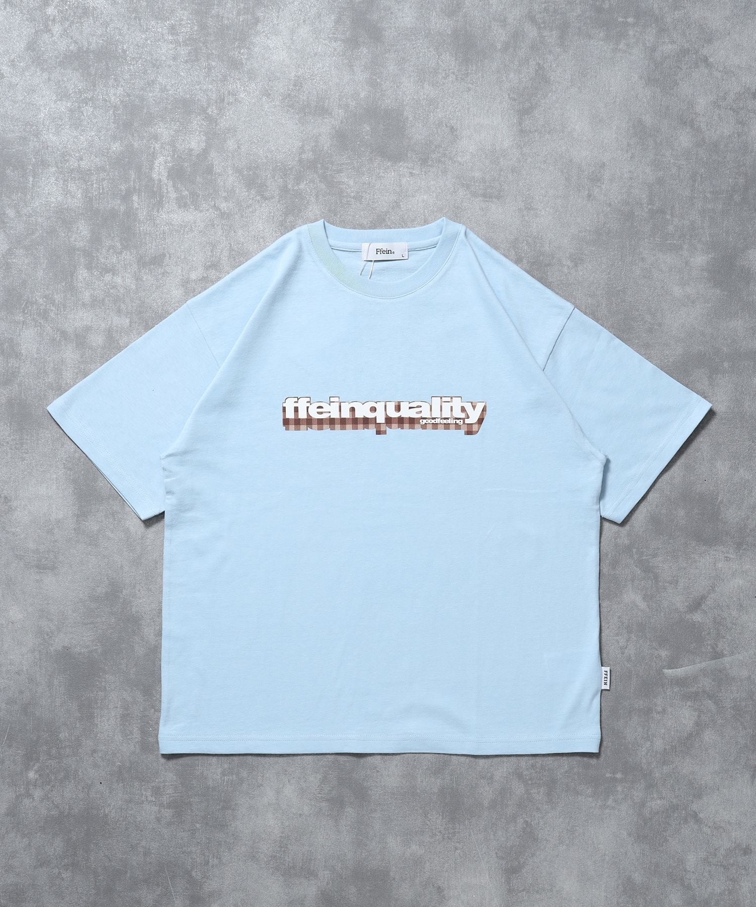 【FFEIN(フェイン)】立体チェックプリントロゴショート丈Tシャツ/ クルーネック 半袖 刺繍 【短丈】 ライトブルー