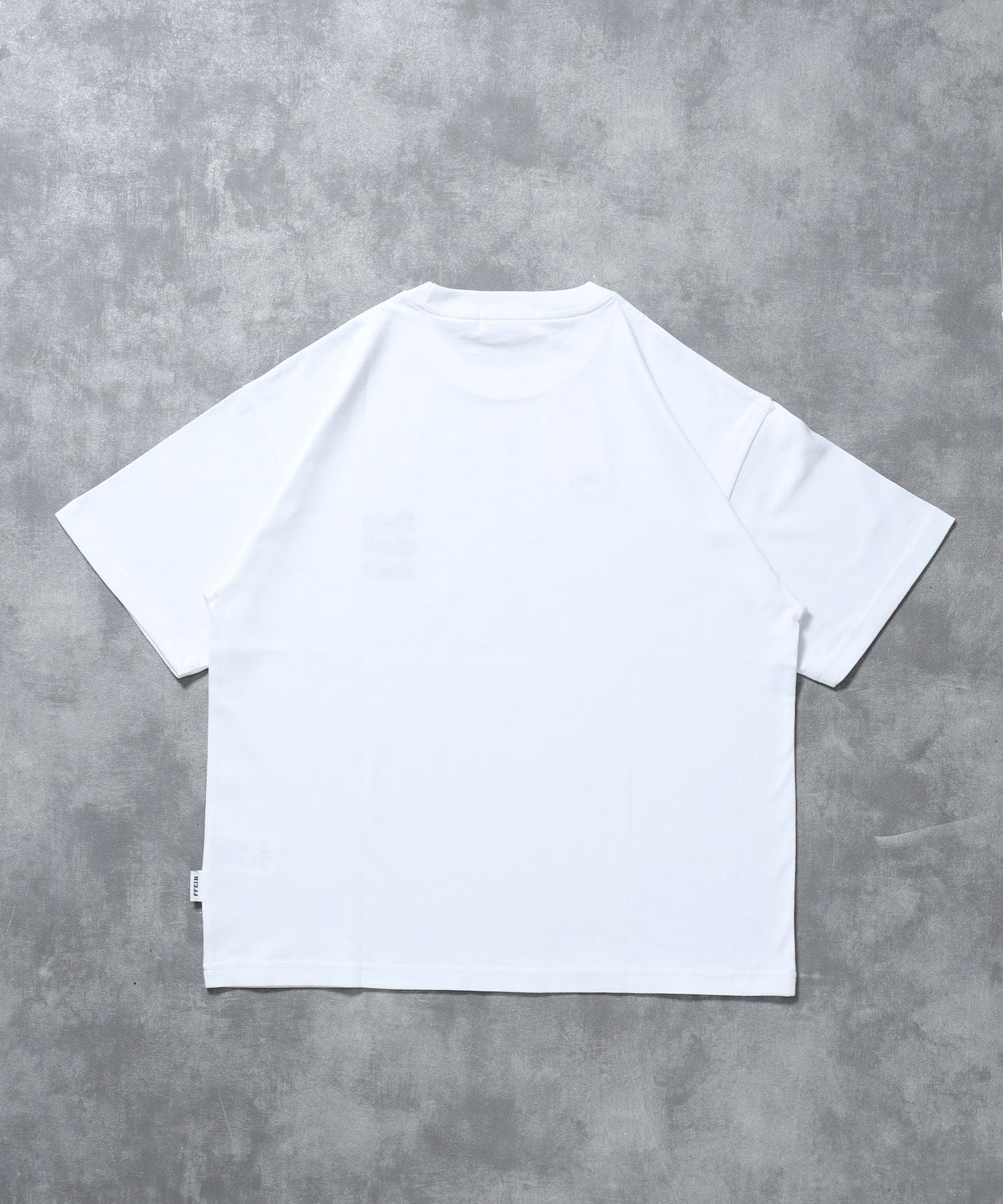 ワンポイント3段ロゴアウトライン刺繍ショート丈Tシャツ / クルーネック 半袖 ワンポイント シンプル 刺繍【短丈】 ホワイト
