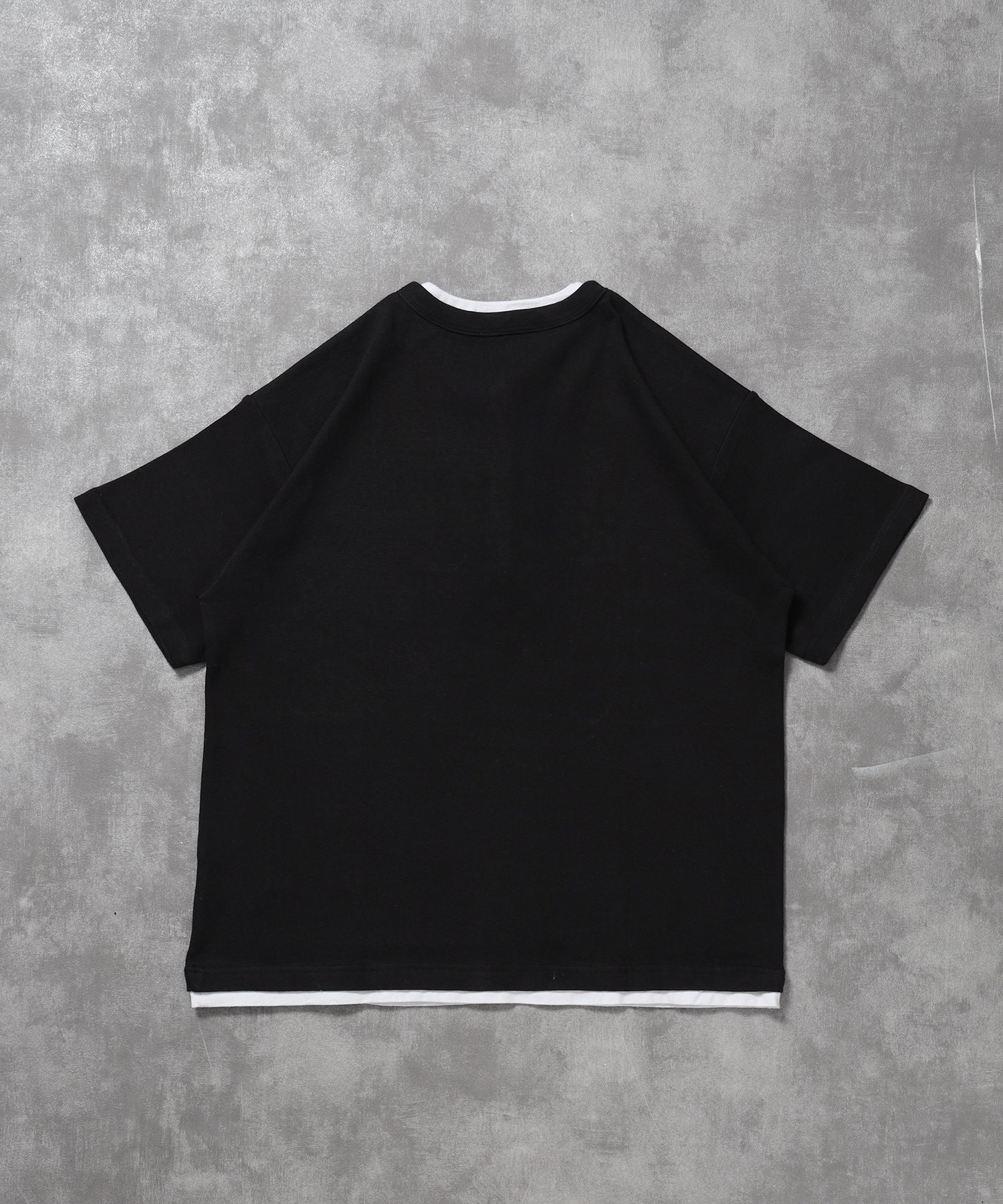フェイクレイヤードヘンリーネックショート丈Tシャツ/ Tシャツ ヘンリーネック 半袖 レイヤード ワンポイント シンプル 【短丈】 ブラック