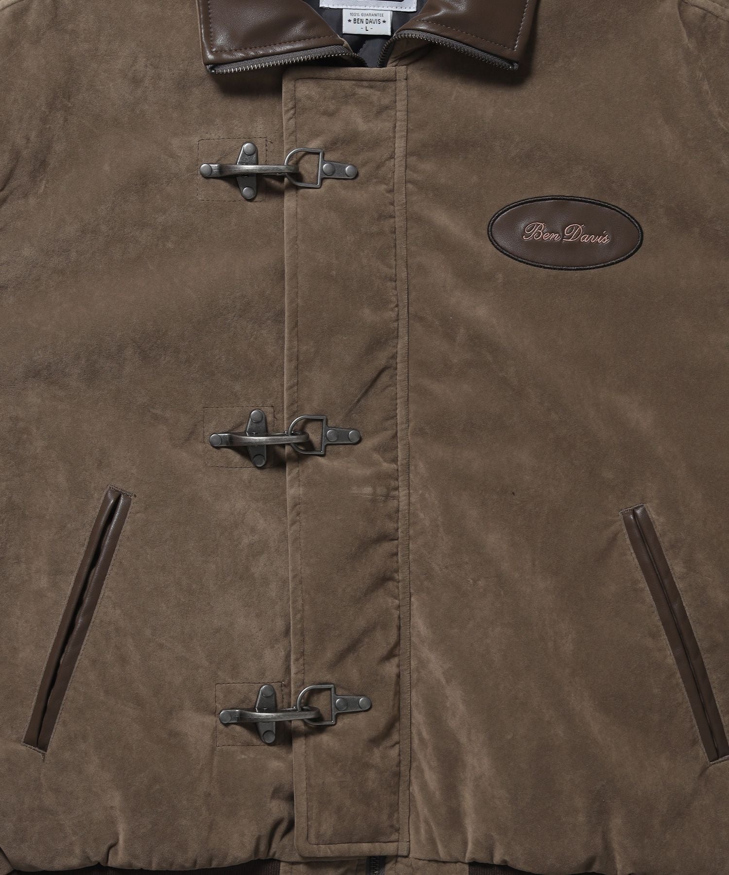 FAUX SUEDE RESCUE JACKET / レスキュージャケット フェイクスエード 中綿キルティング ハイネック ワッペン アウター ユニセックス ブラウン