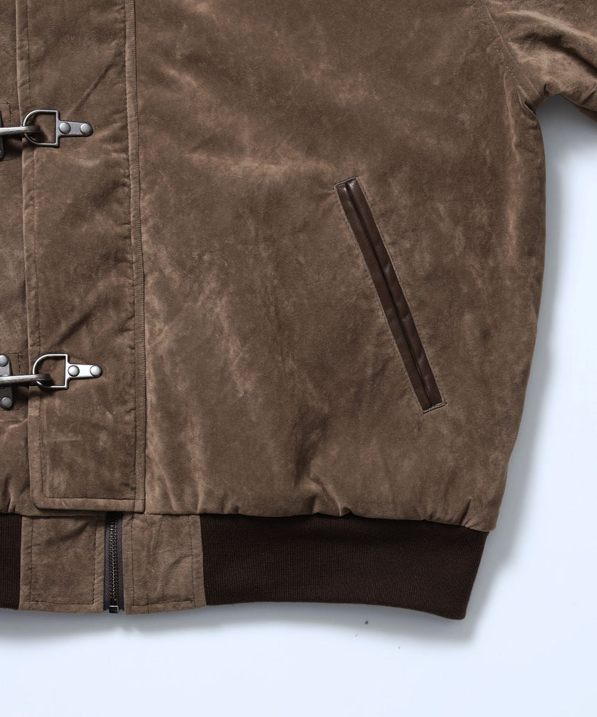 FAUX SUEDE RESCUE JACKET / レスキュージャケット フェイクスエード 中綿キルティング ハイネック ワッペン アウター ユニセックス ブラウン