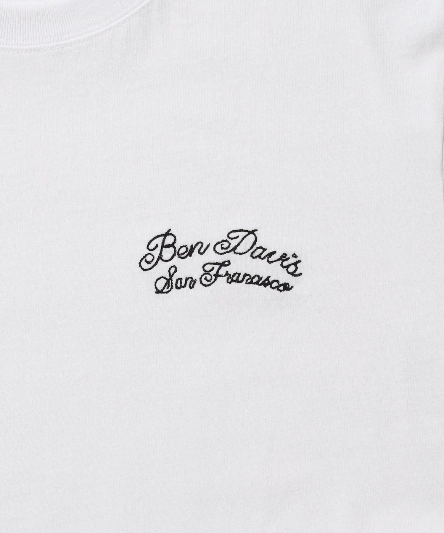 SCRIPT VNTG L/S TEE (REG) / ロンT 長袖 刺繍 ビスネーム ヴィンテージ加工 レギュラーフィット ユニセックス ホワイト