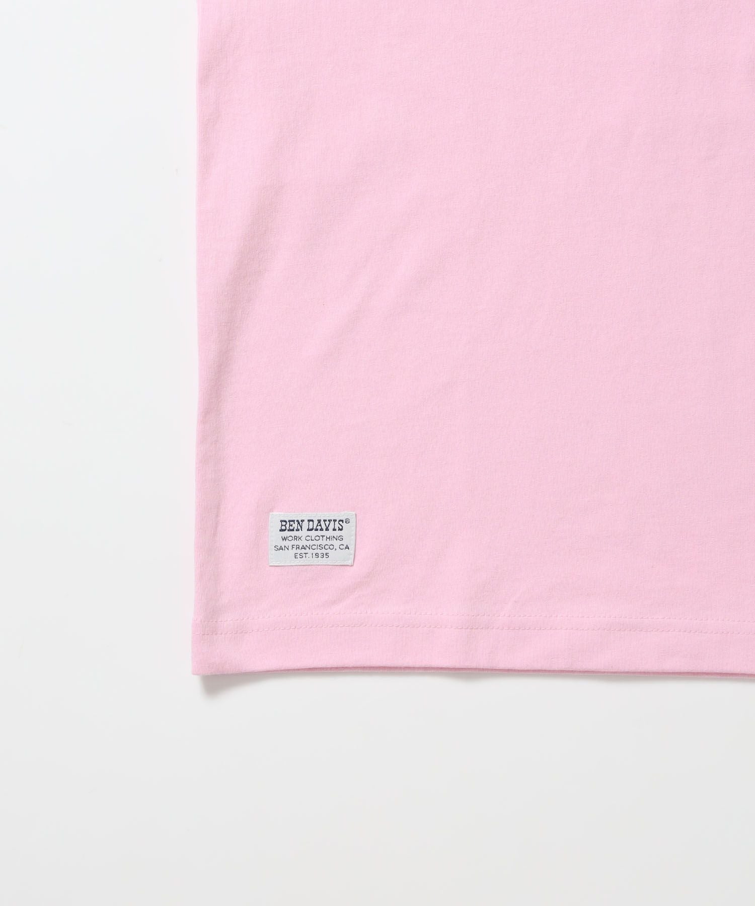 SCRIPT VNTG L/S TEE (REG) / ロンT 長袖 刺繍 ビスネーム ヴィンテージ加工 レギュラーフィット ユニセックス ピンク
