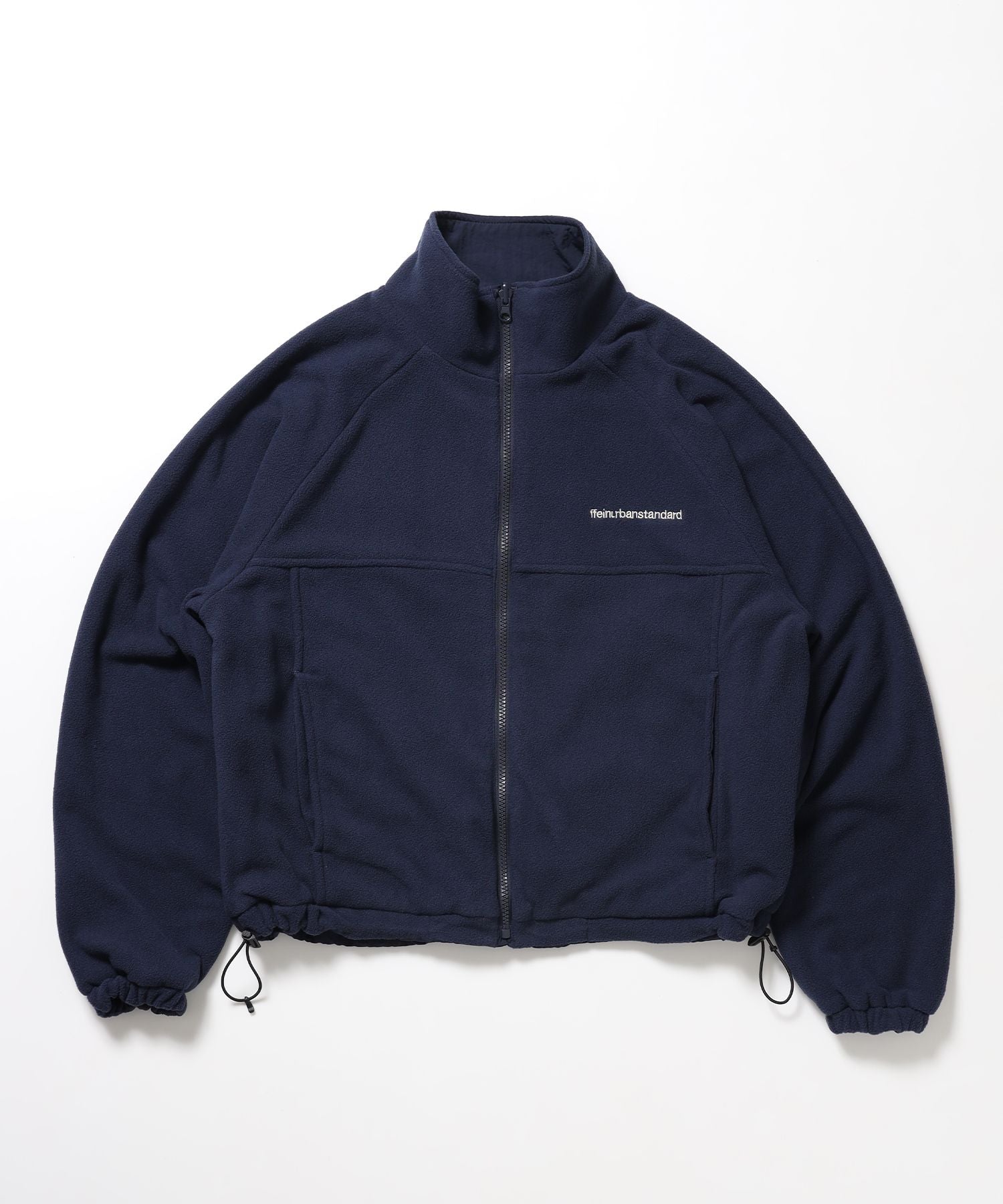 【FFEIN(フェイン)】リバーシブル撥水加工ナイロンフリースジャケット /リバーシブル ナイロン フリース スタンド フルジップ 刺繍 ワンポイント ドローコード ネイビー