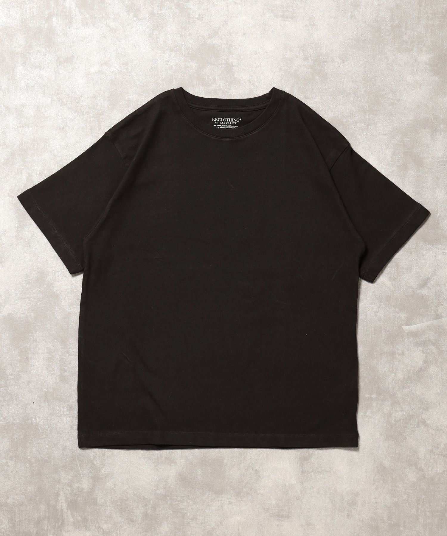 【FFEIN(フェイン)】「FFEINらしいミニマルな着こなしを叶える」カラバリ細リブベーシックTシャツ【バイオウォッシュ】 ブラック