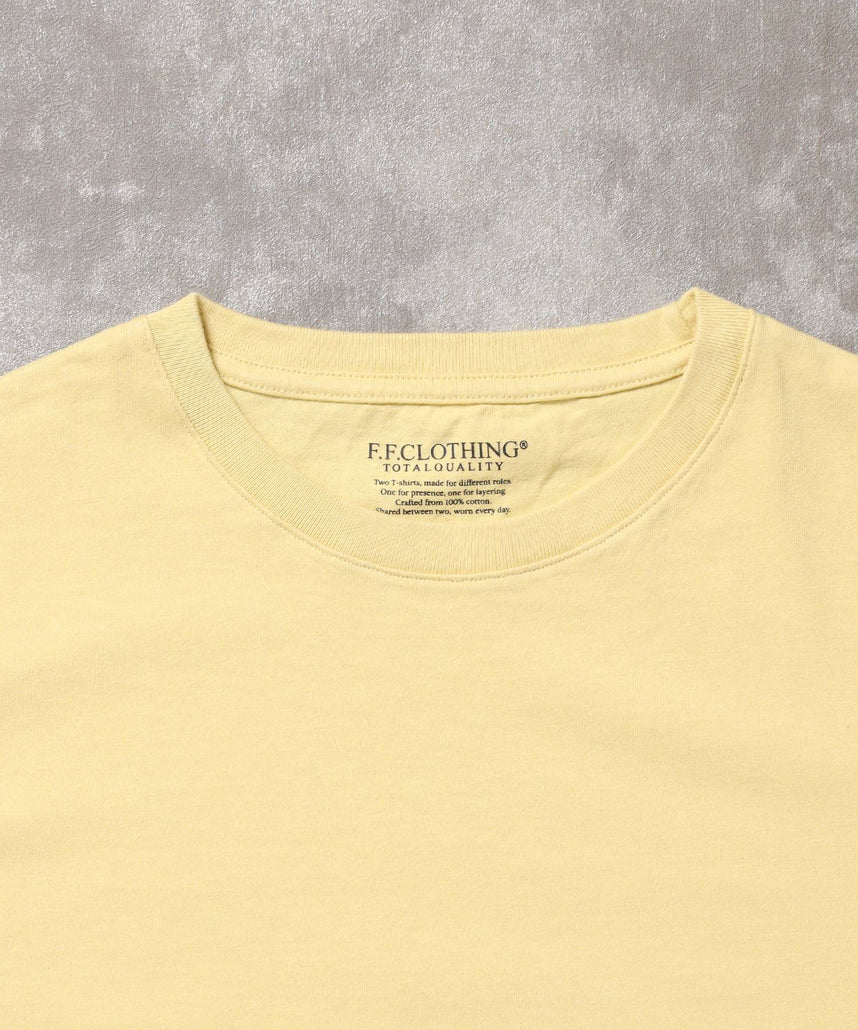 「FFEINらしいミニマルな着こなしを叶える」カラバリ細リブベーシックTシャツ【バイオウォッシュ】 レモンイエロー