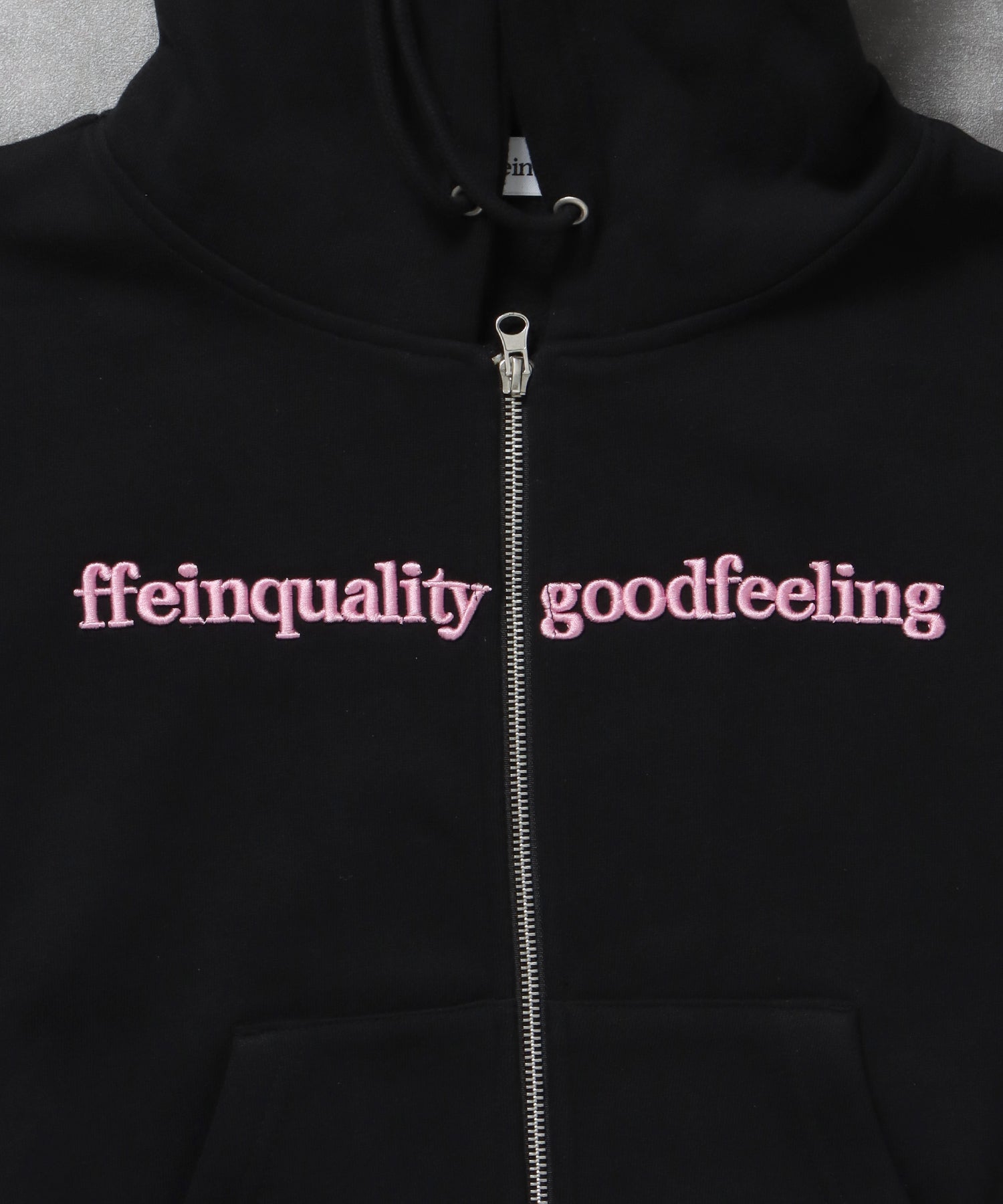 センター3D刺繍立体フードショート丈ZIPパーカー / レディース パーカー 裏起毛 ヘビーウエイト フーディ ダブルジップ 【短丈】 ブラック