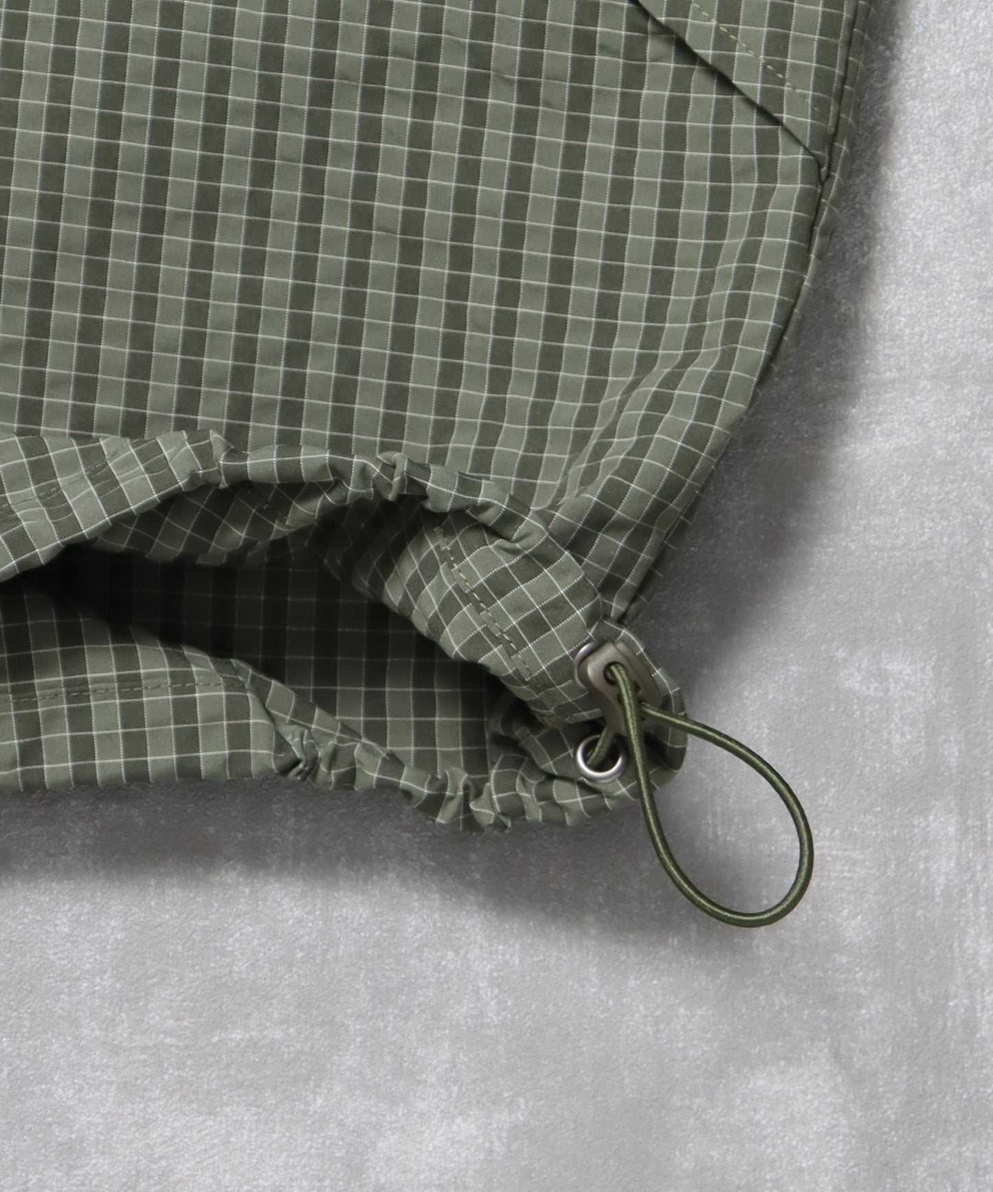 3段ロゴチェックマウンテンパーカー / ダブルジップ フーディ アウター ワンポイント グリーン