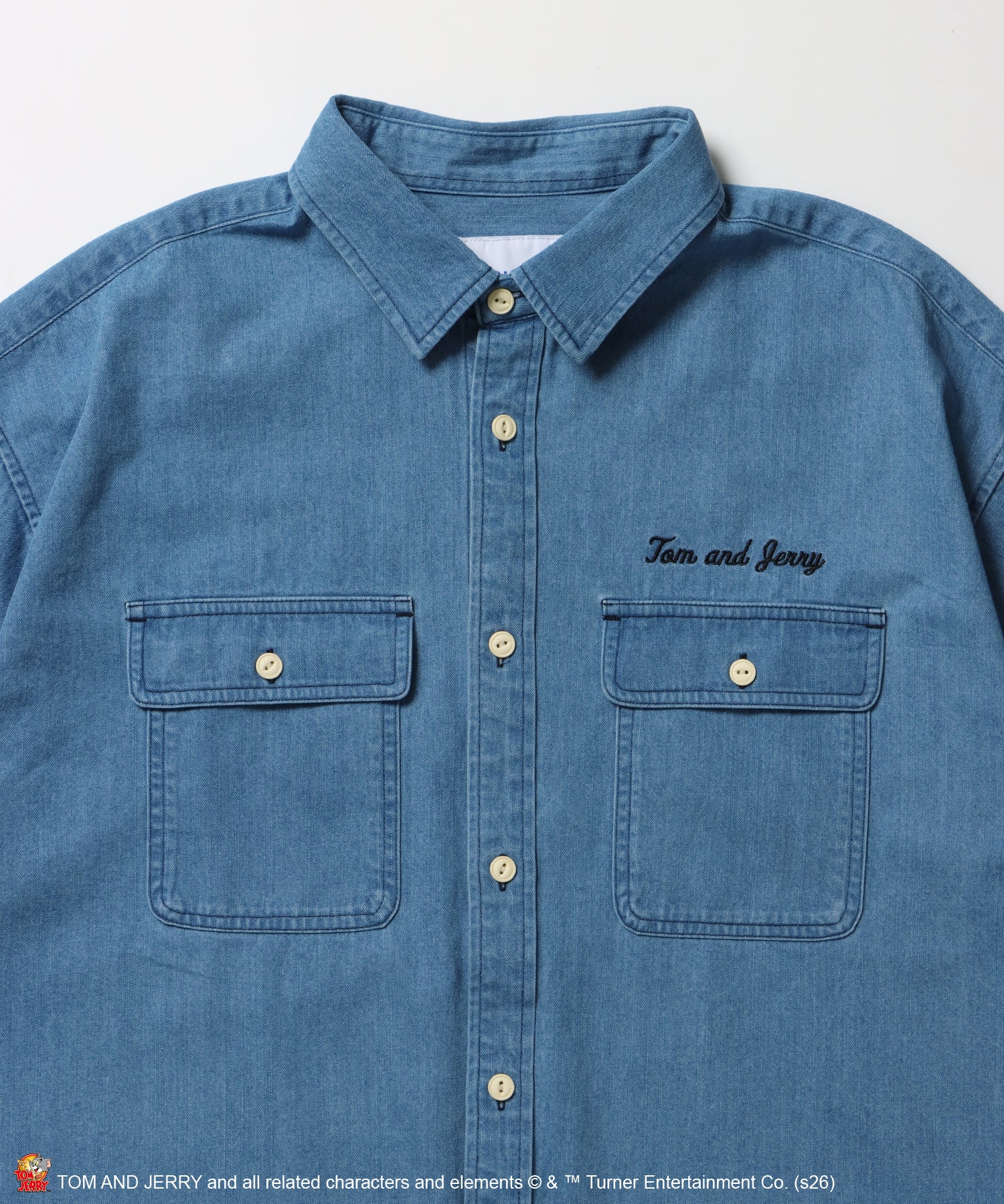TJ EMB. DENIM SHIRTS / トムとジェリー シャツ オーバーサイズ 半袖 刺繍 ワンポイント プリント デニム ユニセックス 加工 サックスブルー