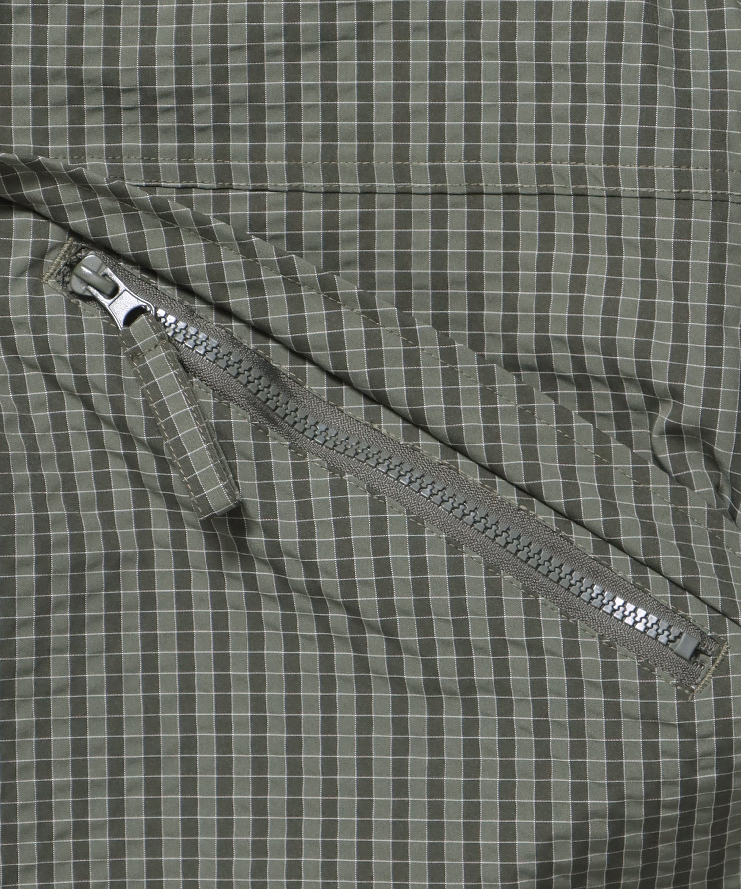 3段ロゴチェックマウンテンパーカー / ダブルジップ フーディ アウター ワンポイント グリーン