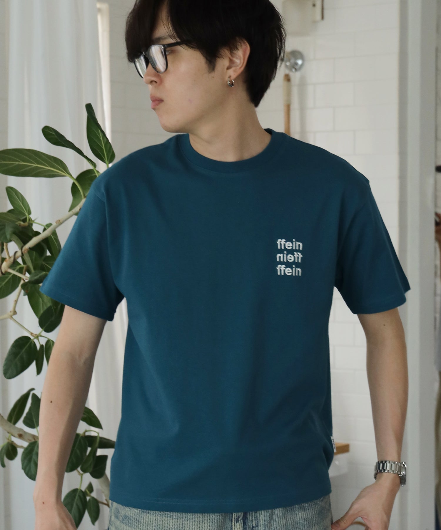 ワンポイント3段ロゴ刺繍ショート丈Tシャツ / Tシャツ クルーネック 半袖 刺繍 ワンポイント シンプル 【短丈】 ダークグリーン