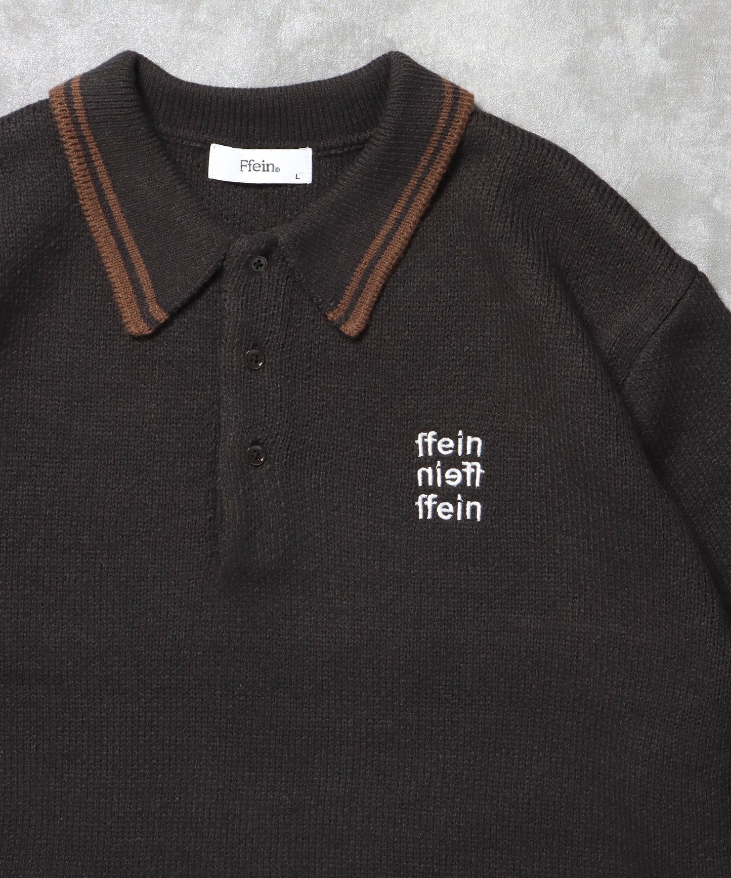 三段ロゴアソート襟ポロニット / ポロシャツ ニット ボーダー 刺繍 ワンポイント ブラック