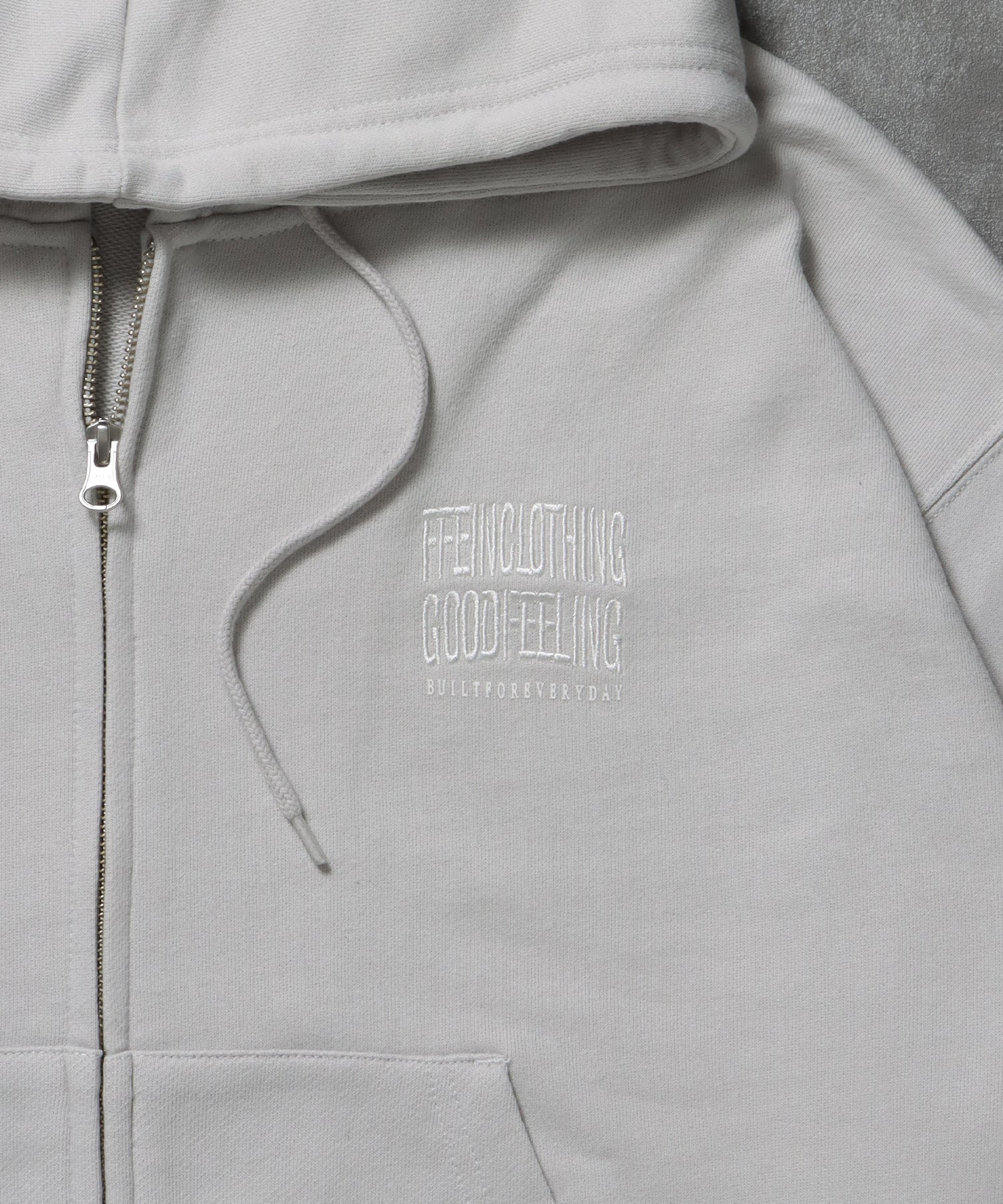ヘビーウエイト3段ロゴメッセージジップパーカー / ジップ パーカー 裏毛 フーディ プルオーバー ライトグレー
