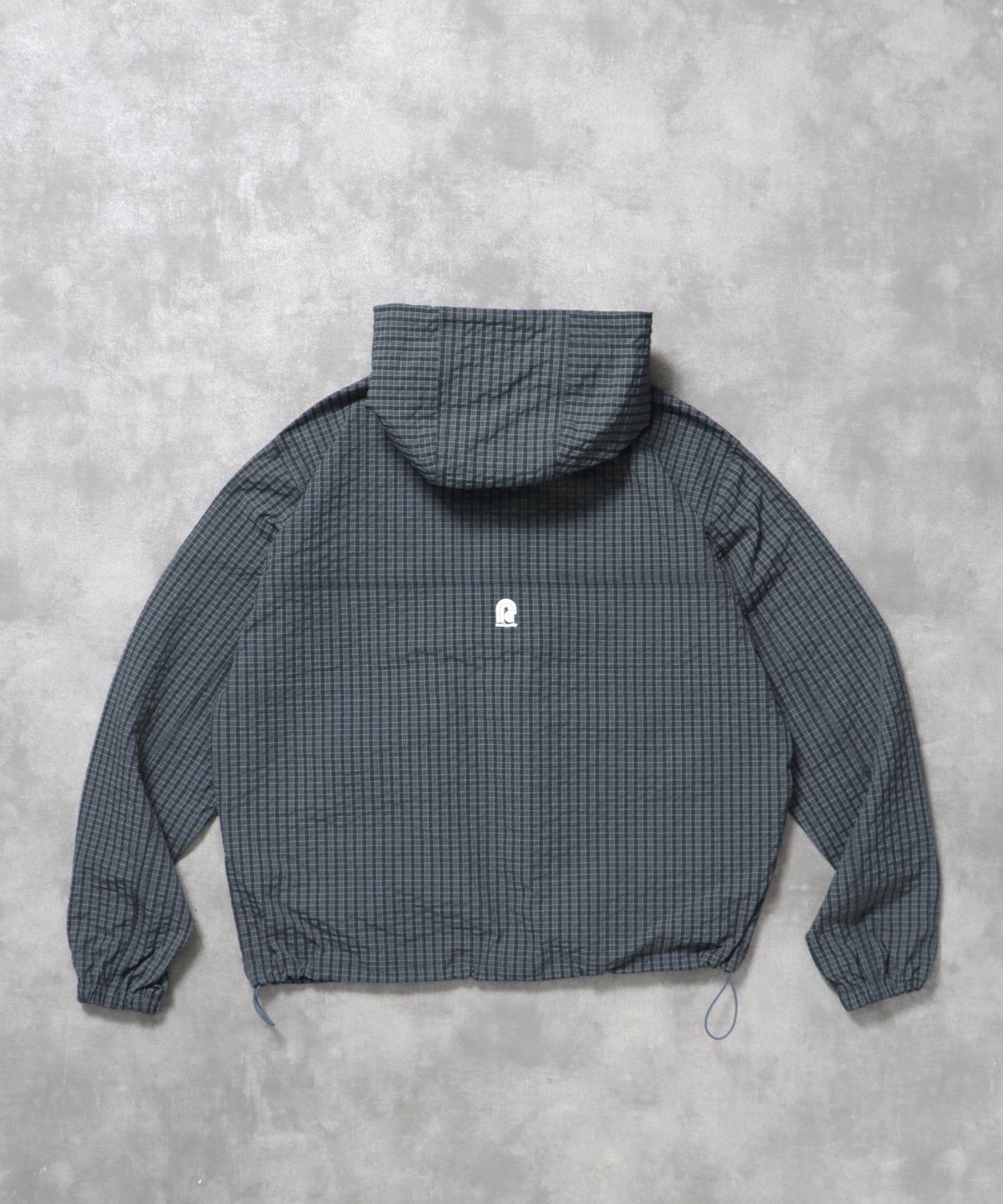 3段ロゴチェックマウンテンパーカー / ダブルジップ フーディ アウター ワンポイント ブルーグレー