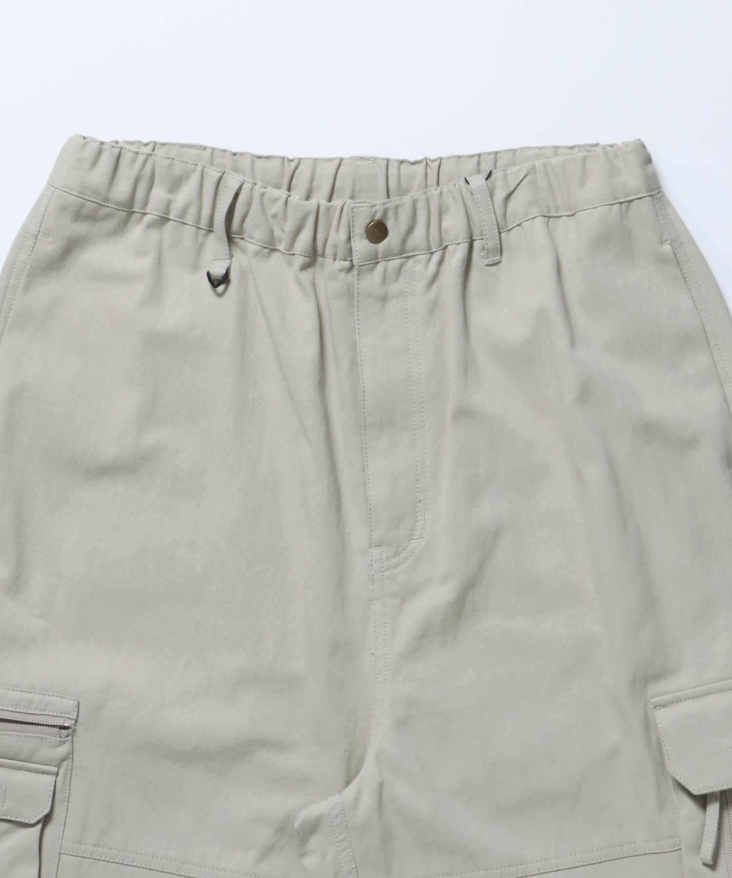 THESE DAYS TECH CARGO PANTS / ワイドテーパード 裾ドローコード グレイッシュベージュ