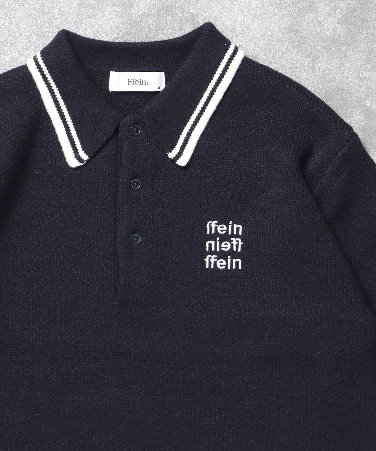 三段ロゴアソート襟ポロニット / ポロシャツ ニット ボーダー 刺繍 ワンポイント ネイビー