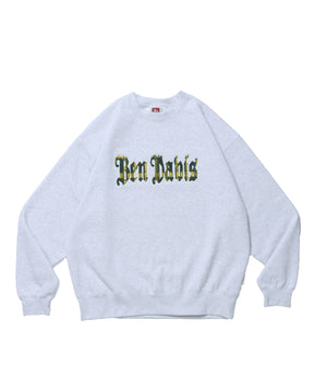 PLAD LOGO CREW / ビッグシルエット クルーネック 裏起毛 ワンポイント 人気秋冬 トレンドカラー スウェット タウンユース カジュアルストリート ユニセックス アッシュグレー