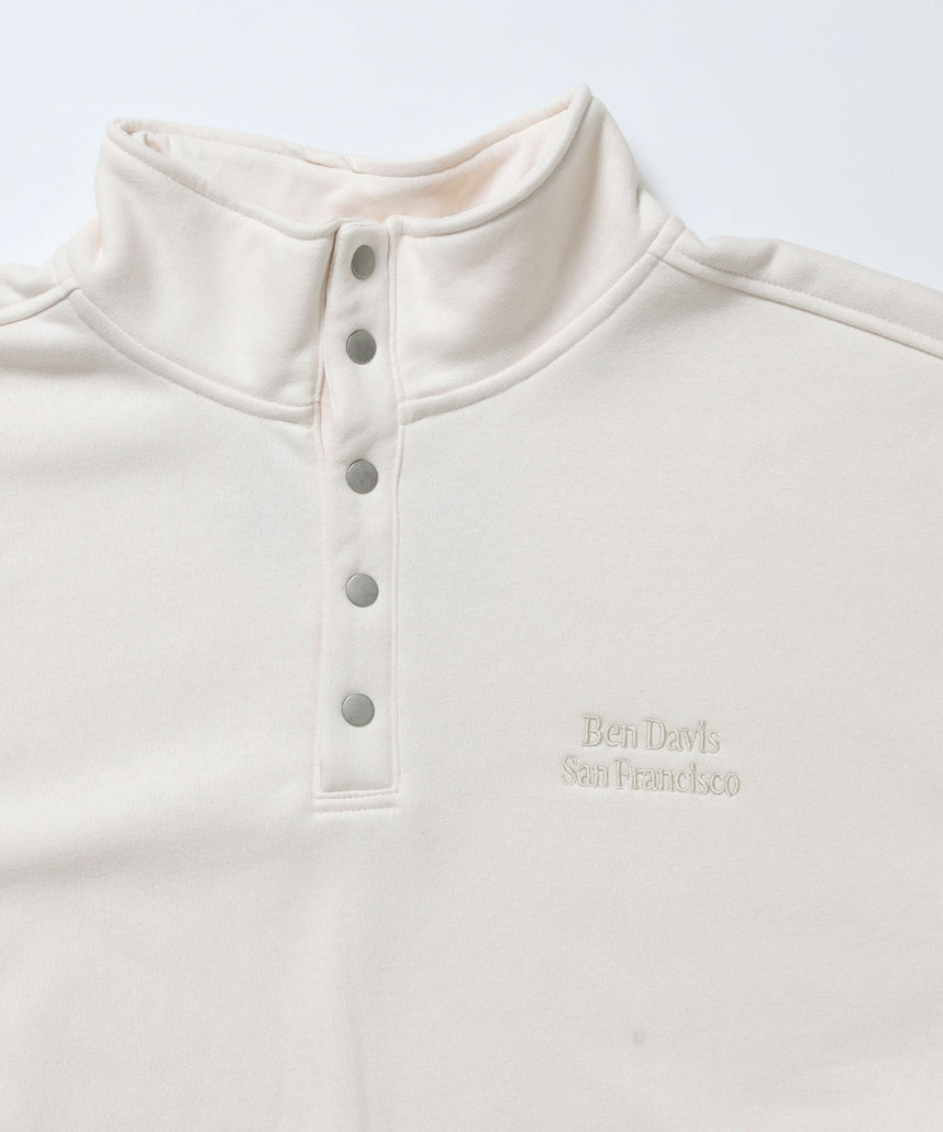 BD SWEAT SNAP P/O / スウェット ハイネック ボタン 裏起毛 ワンポイント刺繍 ユニセックス オフホワイト
