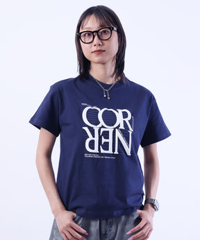プリントデカロゴショート丈Tシャツ / Tシャツ クルーネック 半袖 プリント シンプル【短丈】 ネイビー