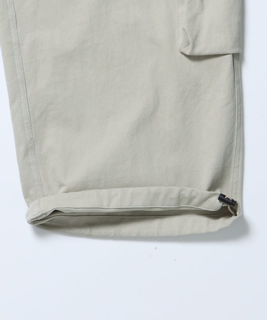 THESE DAYS TECH CARGO PANTS / ワイドテーパード 裾ドローコード グレイッシュベージュ