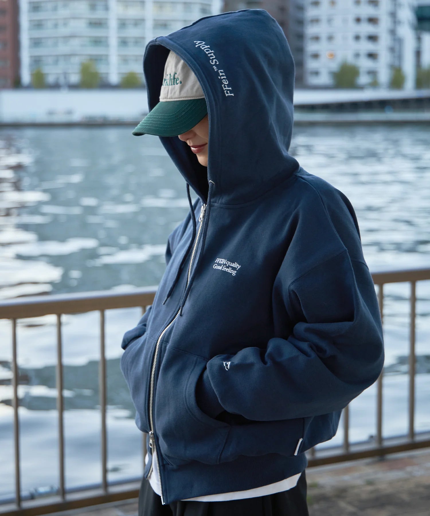 モデル:H163 Size:S ネイビー