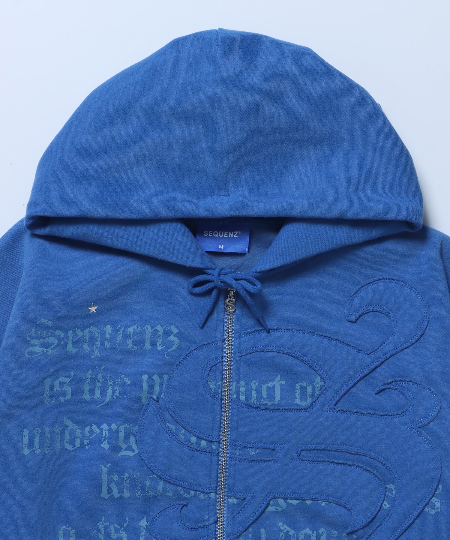 SQNZ ZIP P/K / ジップパーカー 裏起毛 フーディ スタッズ 加工 ワッペン プリント ブルー