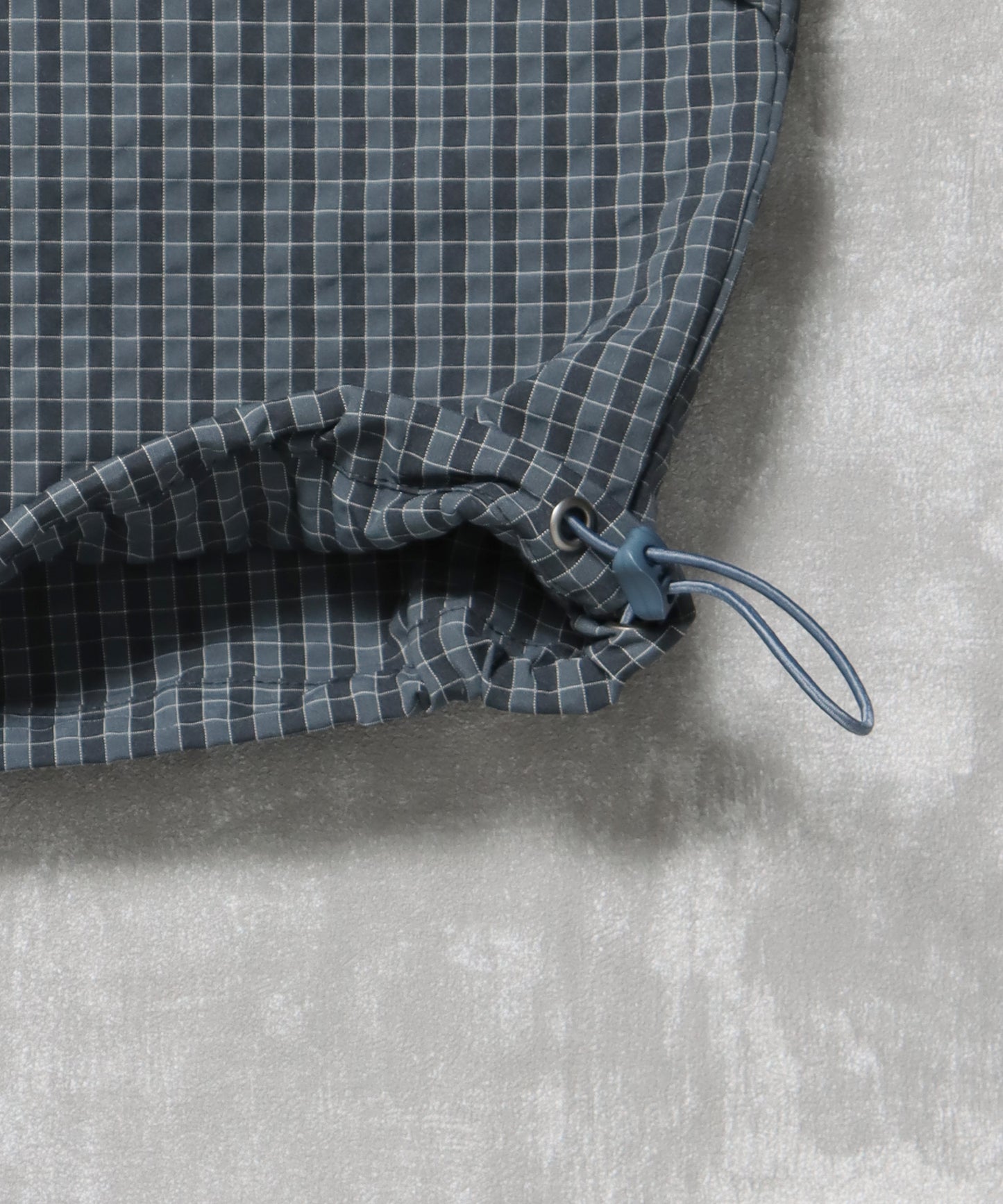 3段ロゴチェックマウンテンパーカー / ダブルジップ フーディ アウター ワンポイント ブルーグレー