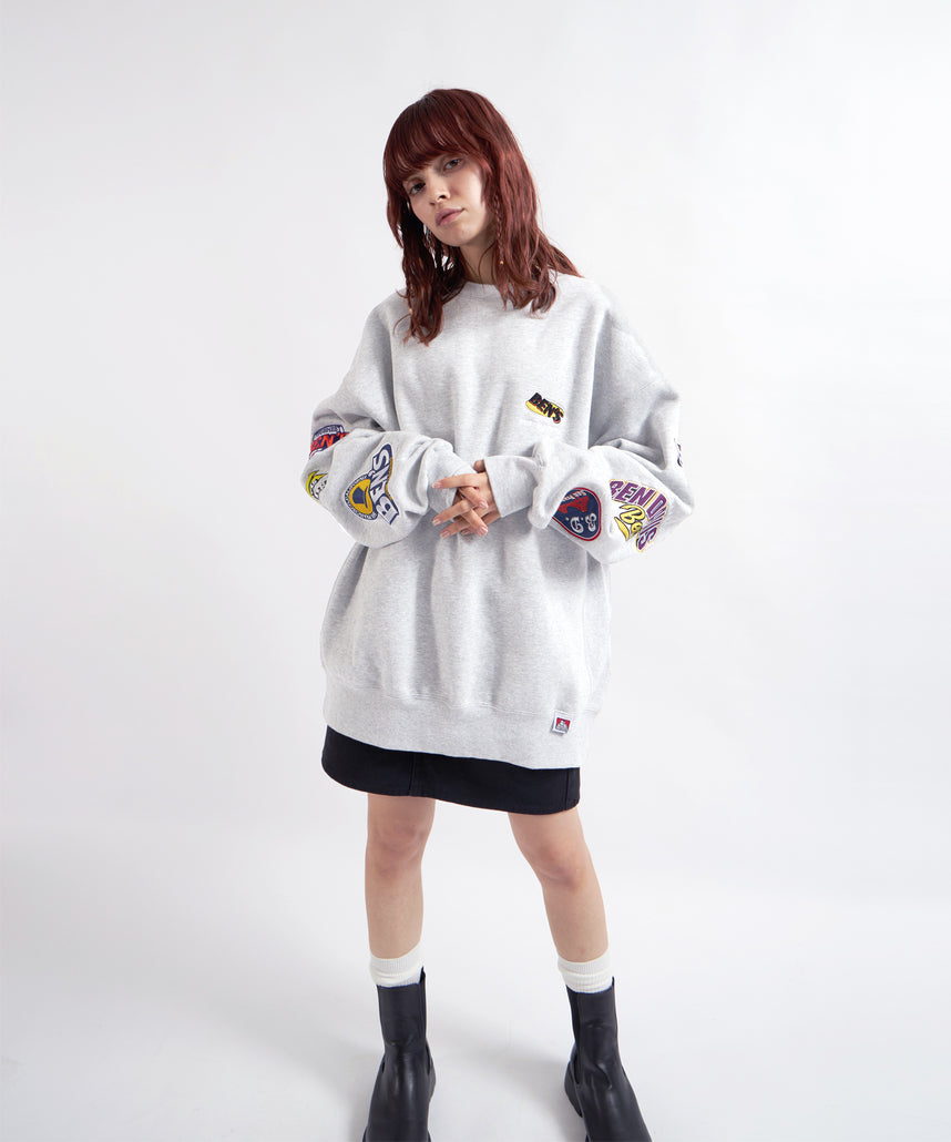 CHAMPIONSHIP PATCHED CREW NECK SWEAT / 袖ワッペン 刺繍 古着風 クルーネック スウェット アッシュグレー